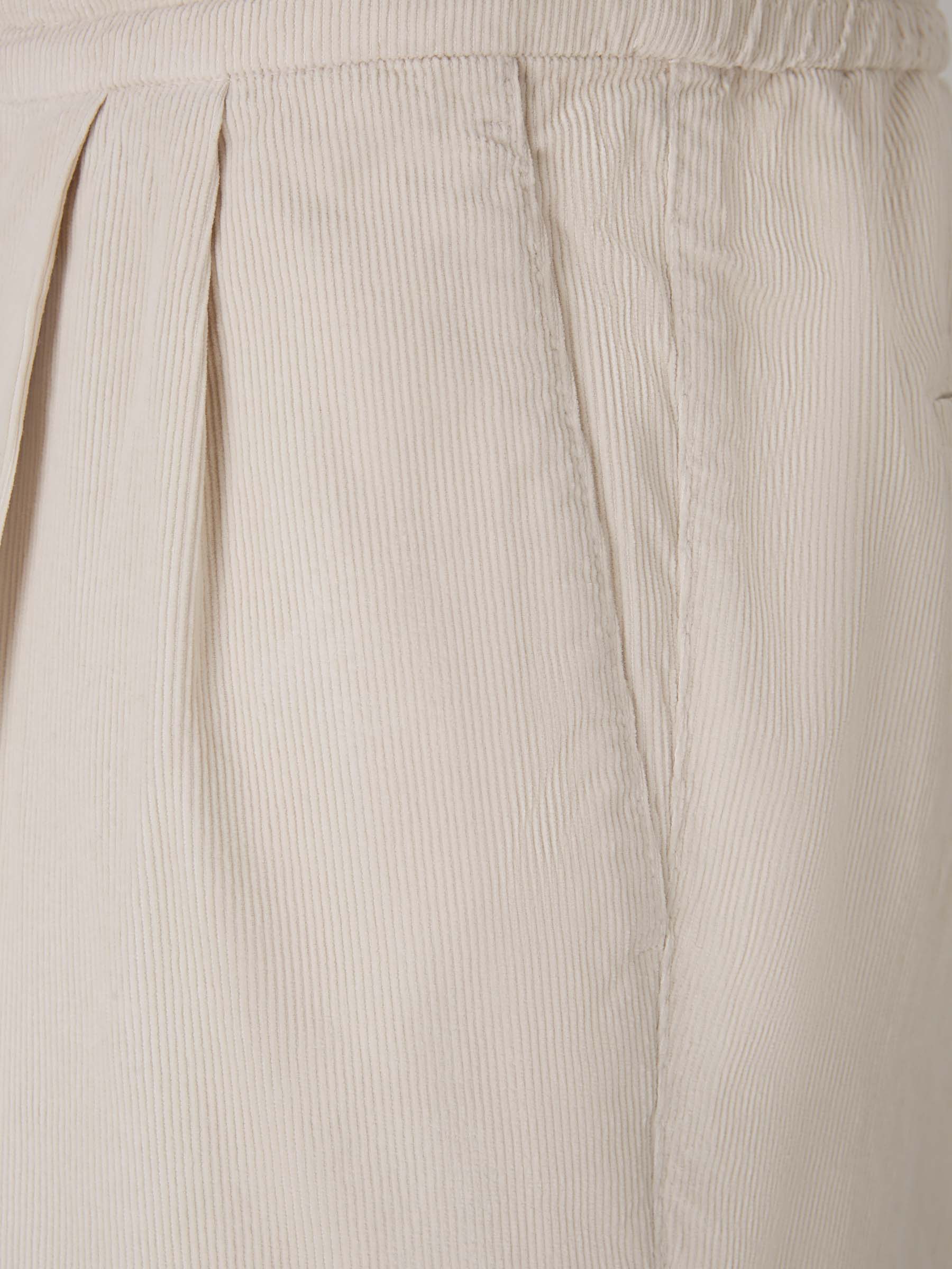 Outlet online Brunello Cucinelli Hombre Joggers Pana Plisados color Beige sku 521-003097 01 - Foto 3
