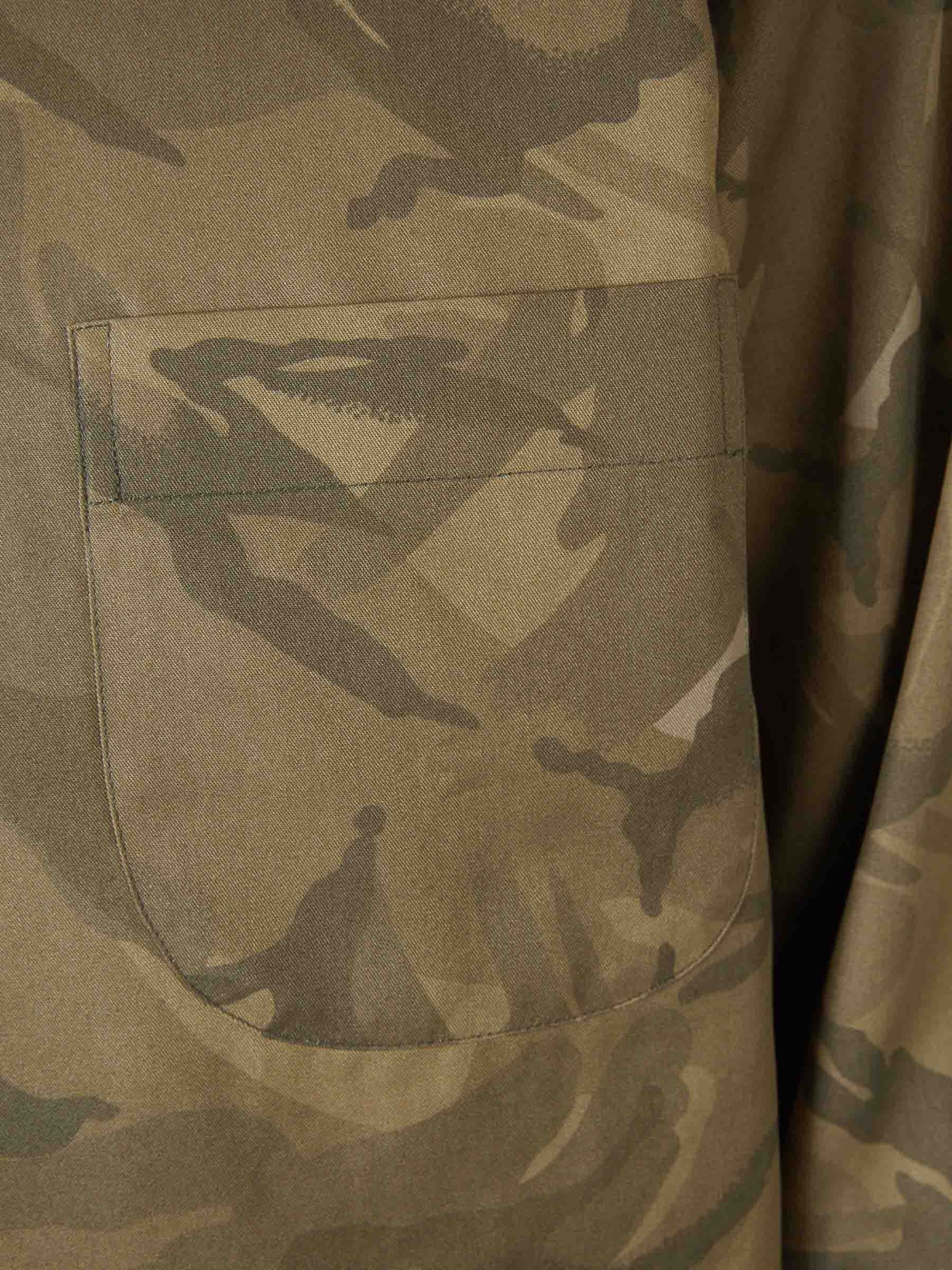 Outlet online Tom Ford Hombre Camisa Motivo Militar color Camuflaje Verde sku 531-006185 01 - Foto 4