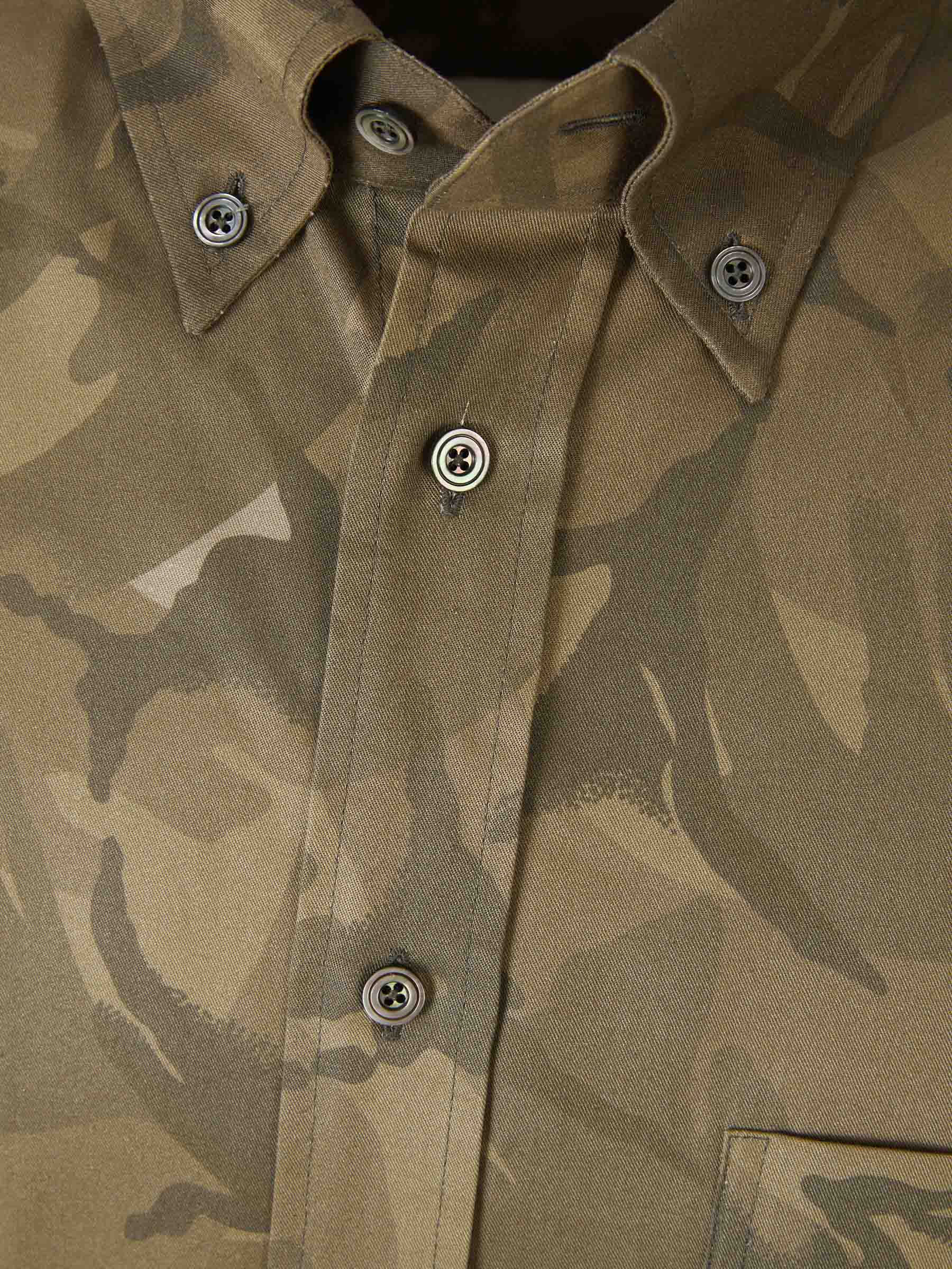 Outlet online Tom Ford Hombre Camisa Motivo Militar color Camuflaje Verde sku 531-006185 01 - Foto 3