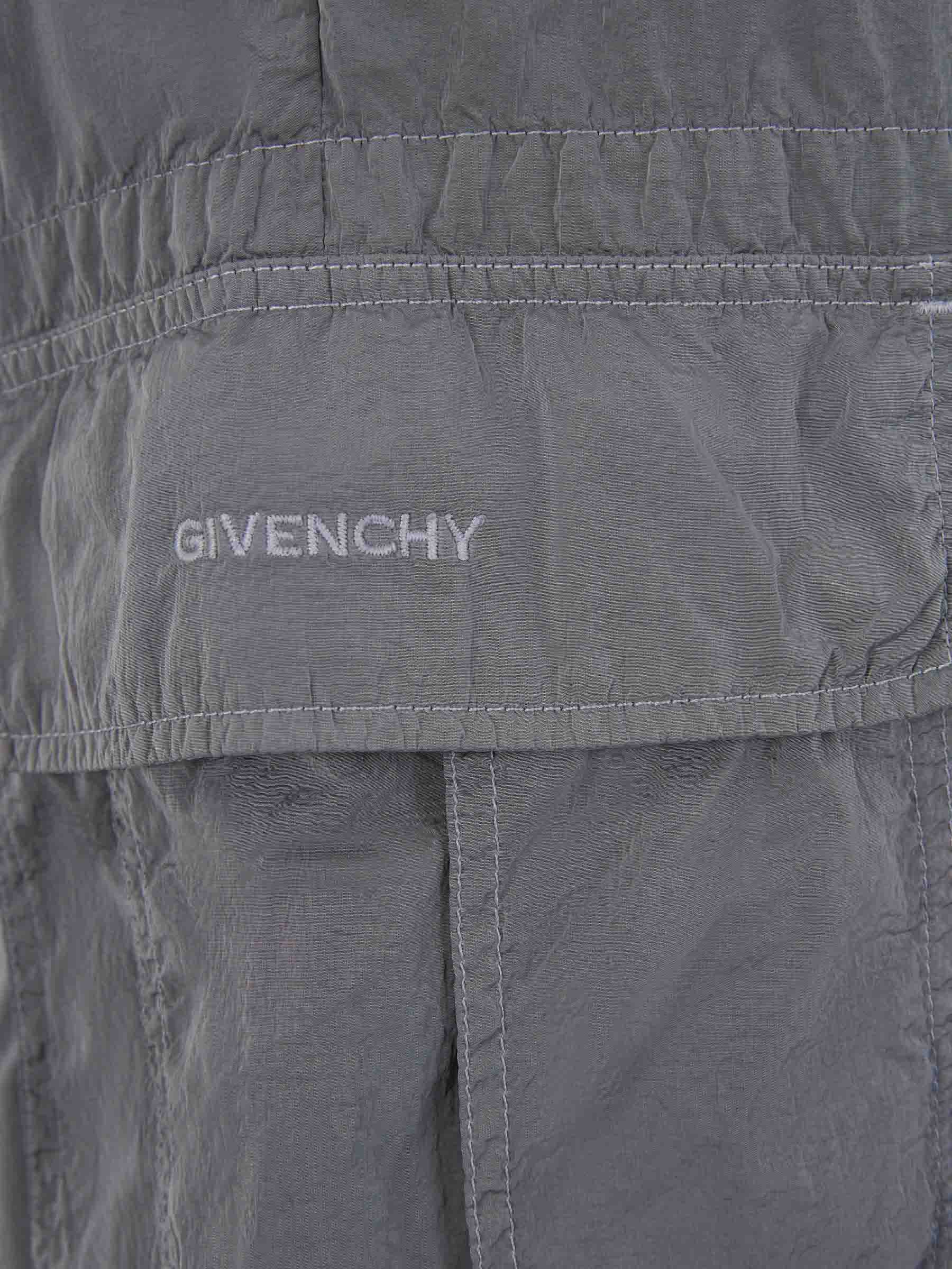 Outlet online Givenchy Hombre Bermudas Técnicas Bolsillos color Gris Antracita sku 523-000936 01 - Foto 6