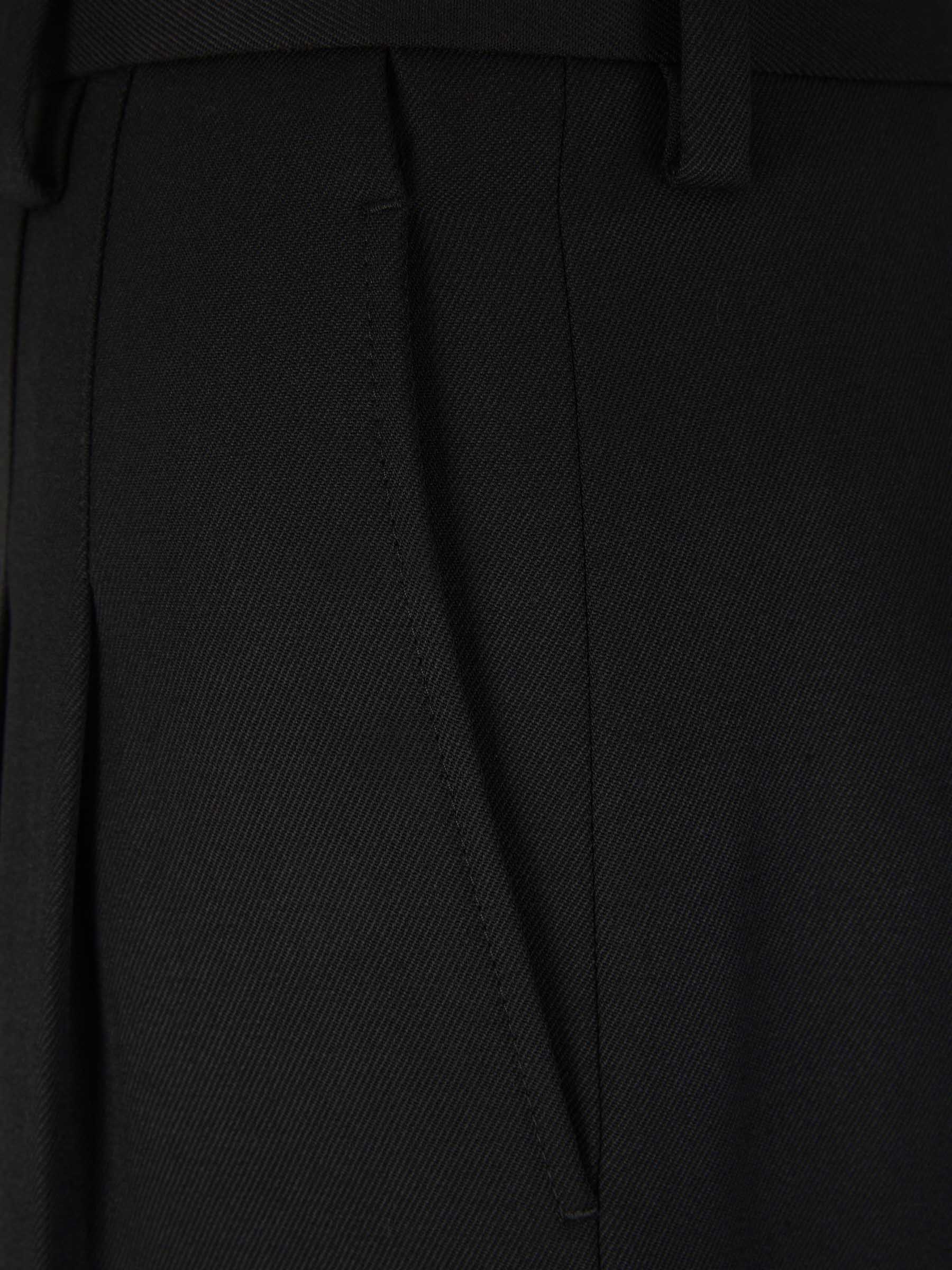 Outlet online Ami Paris Mujer Pantalones Formales Lana color Negro sku 761-003382 01 - Foto 4