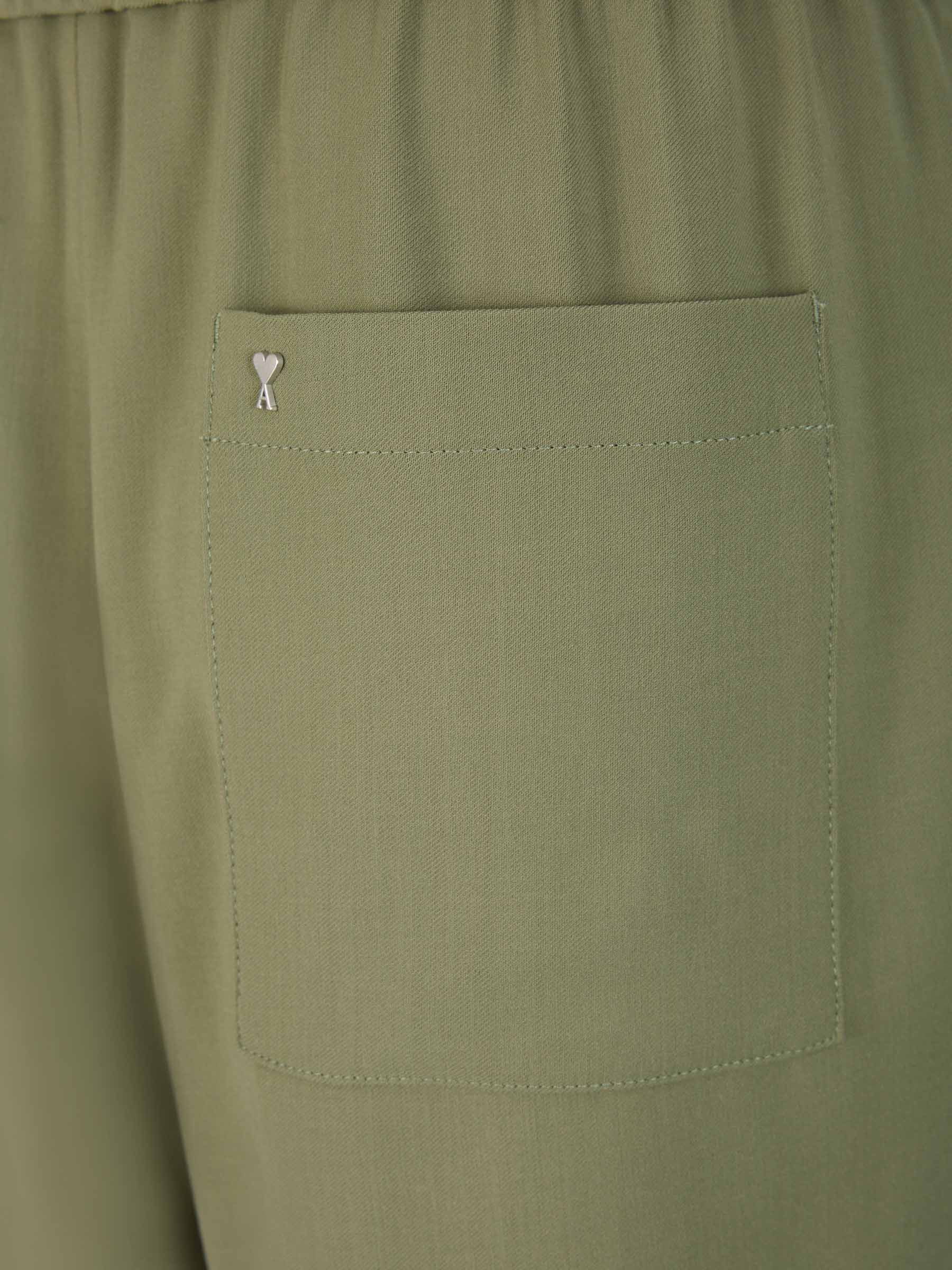 Outlet online Ami Paris Hombre Bermudas Viscosa y Lana color Verde Militar sku 523-000944 01 - Foto 5