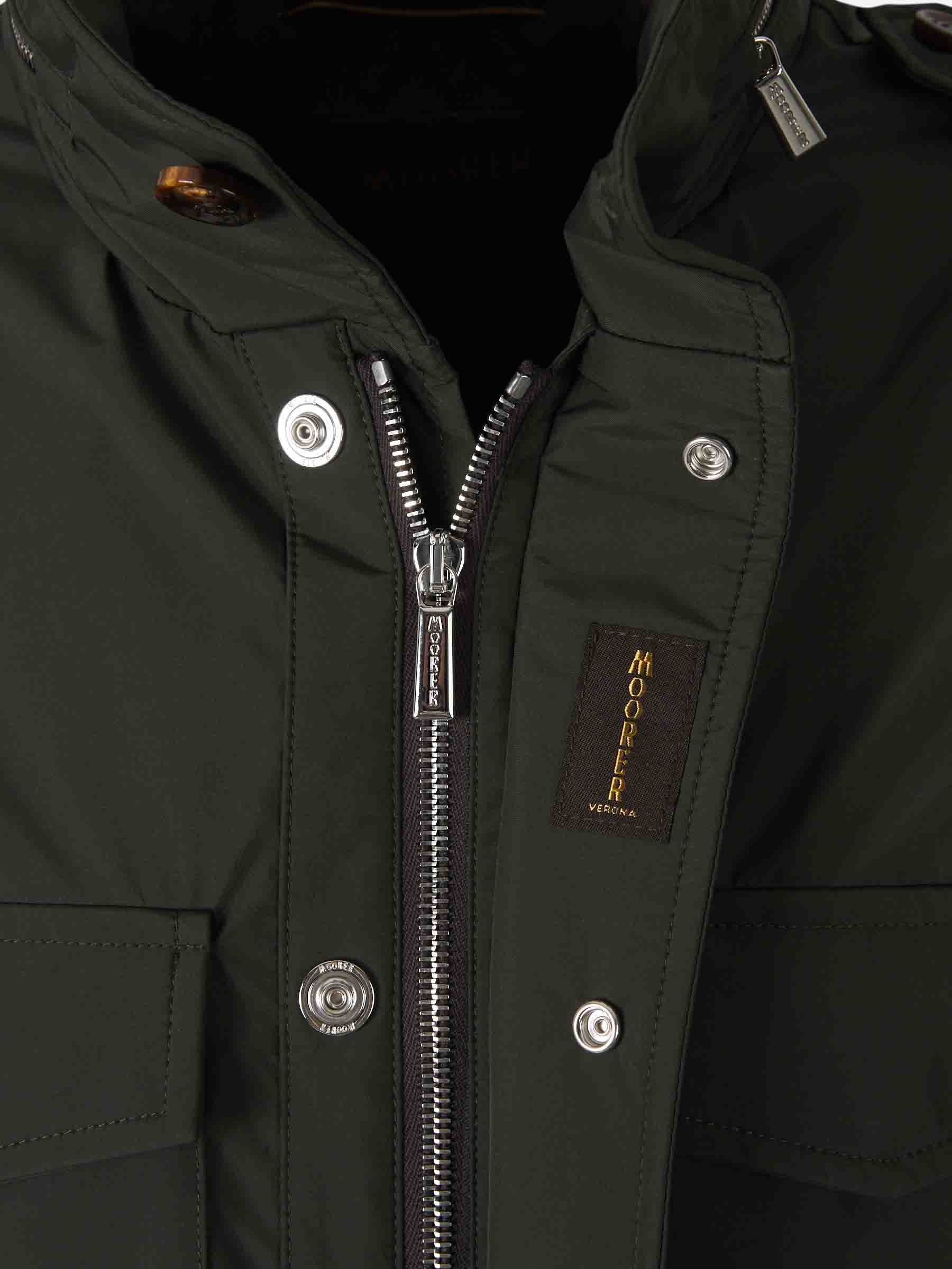 Moorer Hombre Barcelona Chaqueta Técnica Denver color Verde Militar sku 502-001628 01 - Foto 3