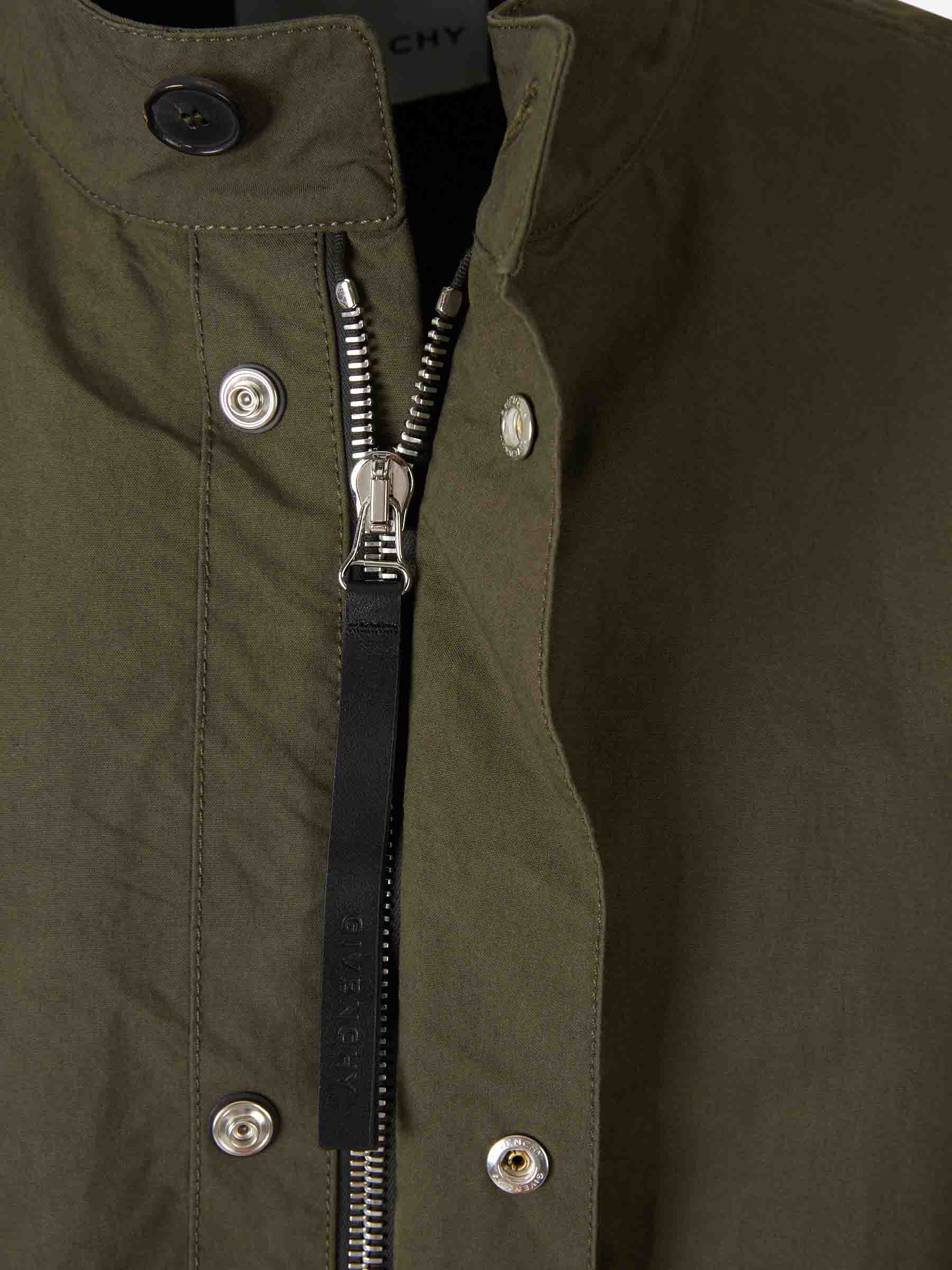 Outlet online Givenchy Hombre Parka Larga Estampado color Verde Militar sku 502-001656 01 - Foto 3