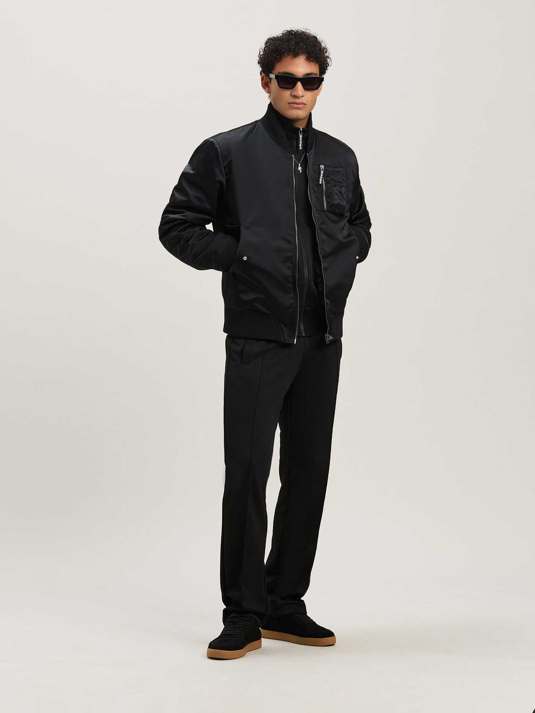 Palm Angels Hombre Barcelona Chaqueta Bomber Acolchada color Negro sku 512-002442 01 - Foto 2