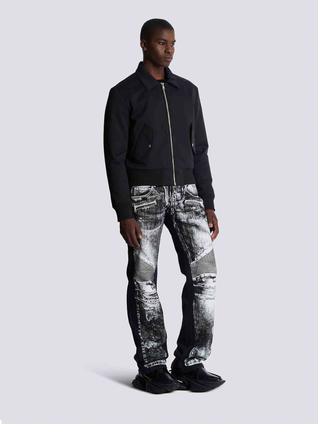 Balmain Hombre Barcelona Cazadora Bomber Algodón color Negro sku 512-002452 01 - Foto 2