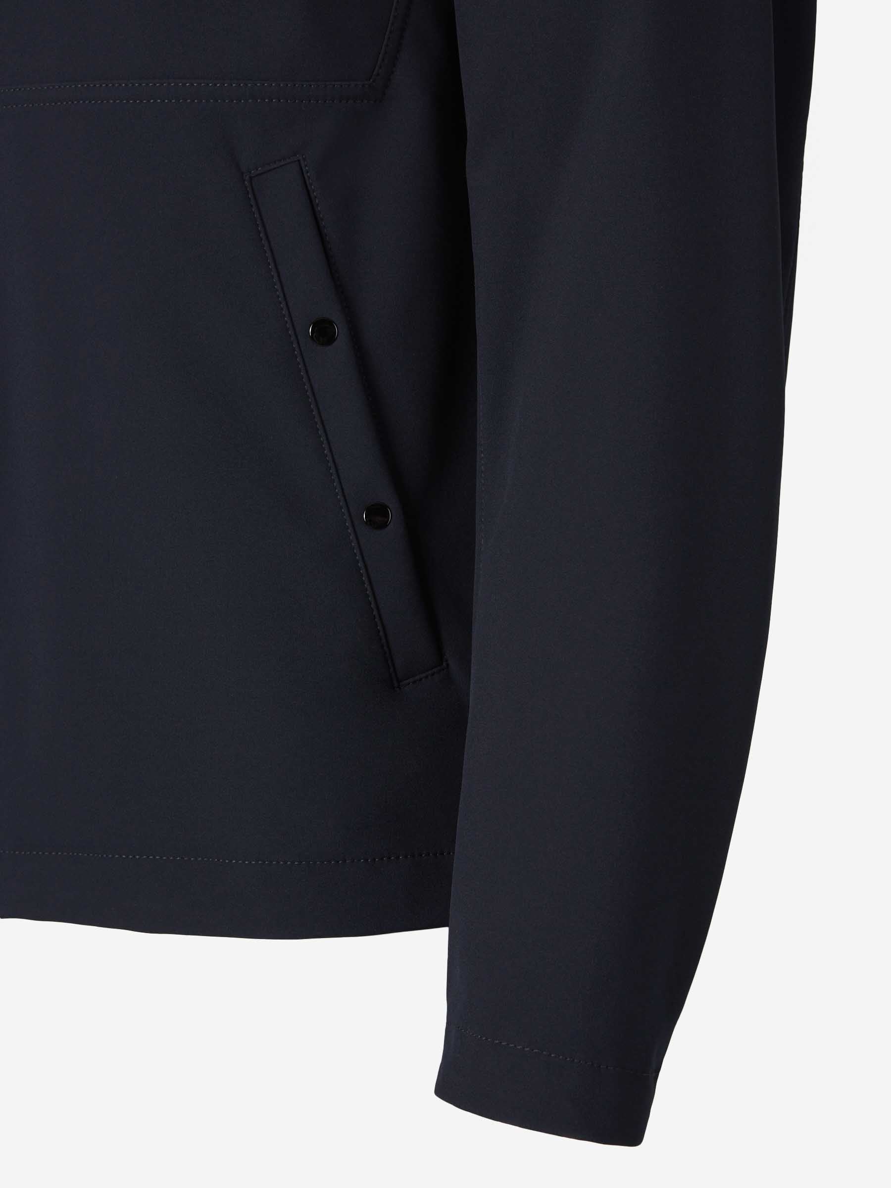 Stone Island Hombre Barcelona Chaqueta Impermeable Capucha color Azul Noche sku 512-002503 01 - Foto 5