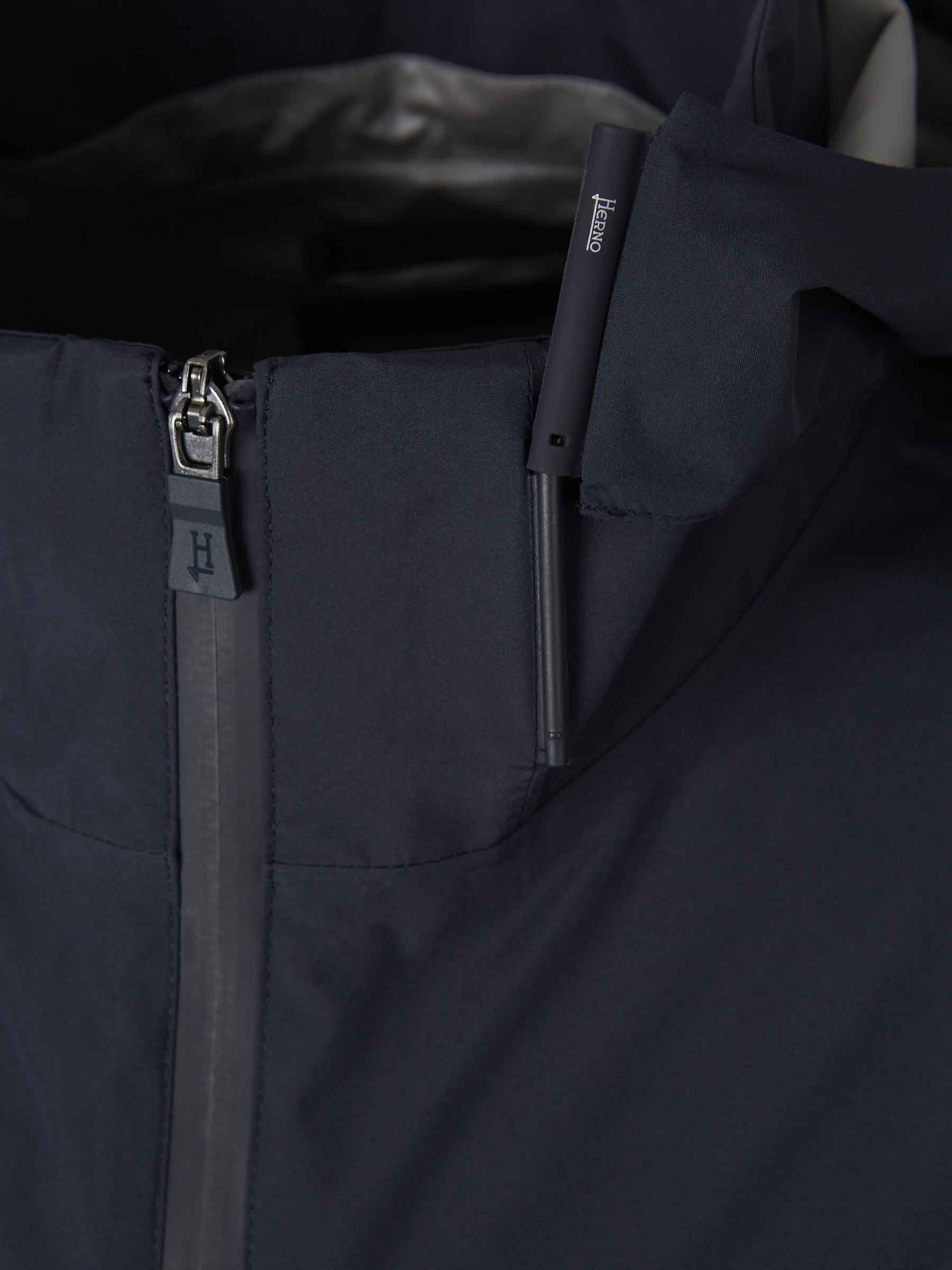 Outlet online Herno Hombre Cazadora Cortavientos Gore-Tex color Azul Noche sku 512-002510 01 - Foto 4
