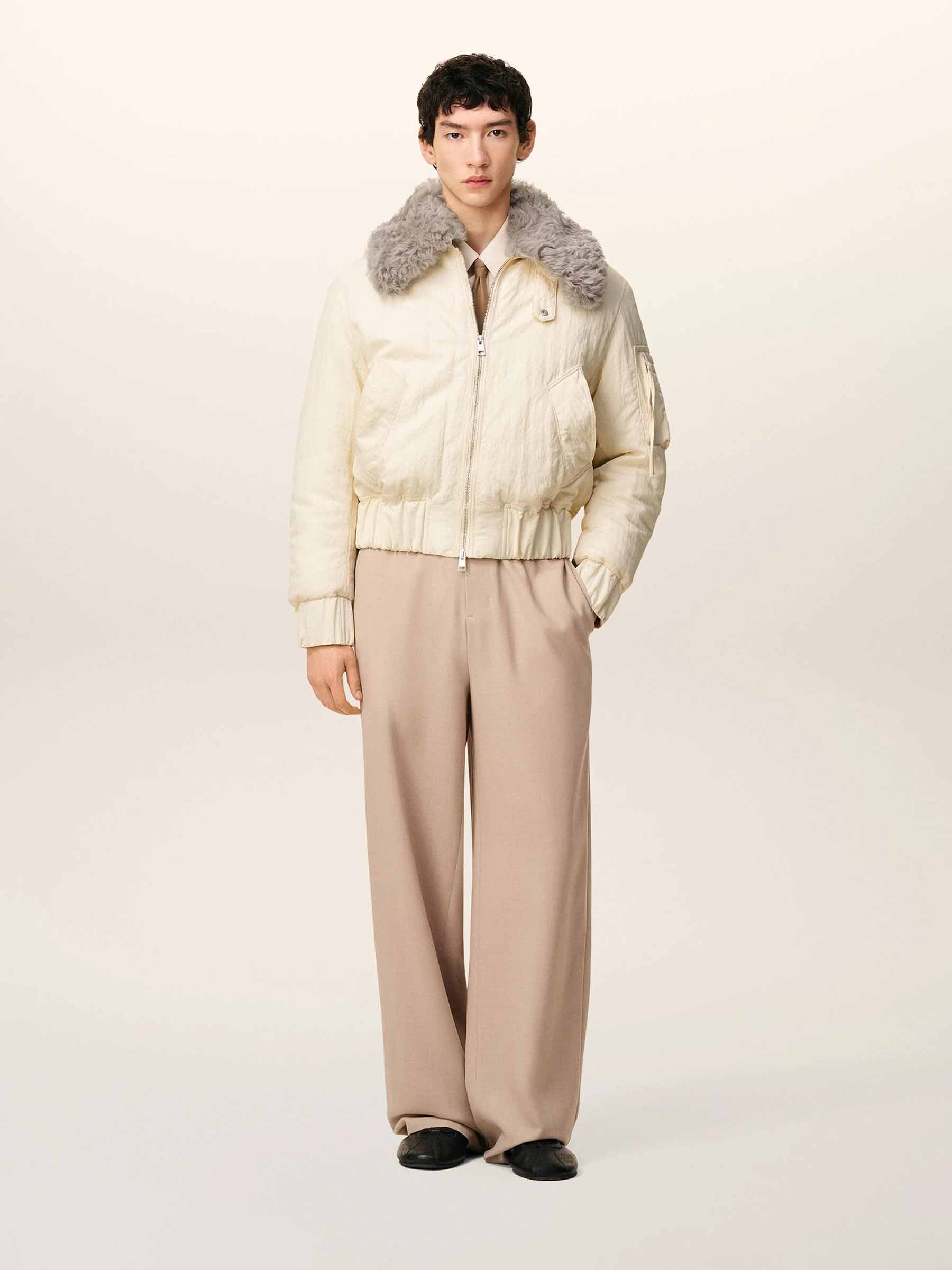 Outlet online Ami Paris Hombre Chaqueta Bomber Acolchada color Marfil sku 512-002634 01 - Foto 2