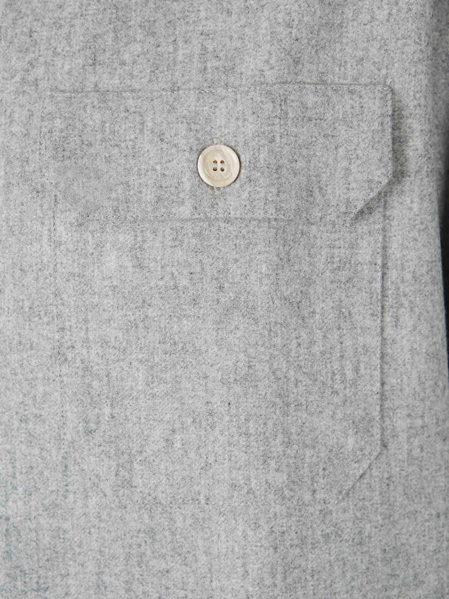 Outlet online Brunello Cucinelli Hombre Sobrecamisa Lisa Botones color Gris Claro sku 513-000011 01 - Foto 5