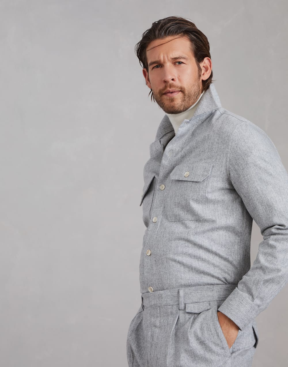 Outlet online Brunello Cucinelli Hombre Sobrecamisa Lisa Botones color Gris Claro sku 513-000011 01 - Foto 10