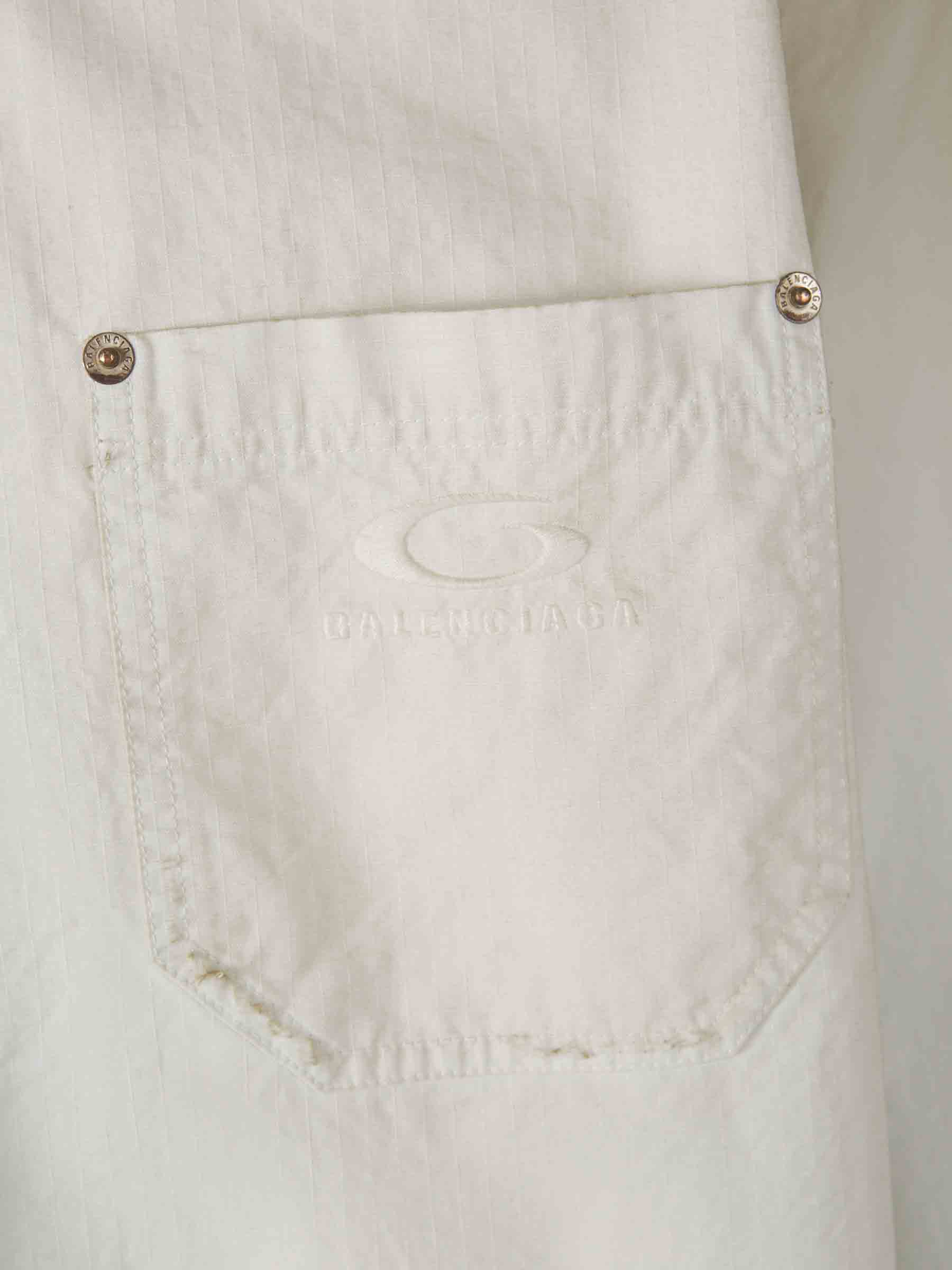 Outlet online Balenciaga Hombre Sobrecamisa Técnica color Marfil sku 513-000050 01 - Foto 4