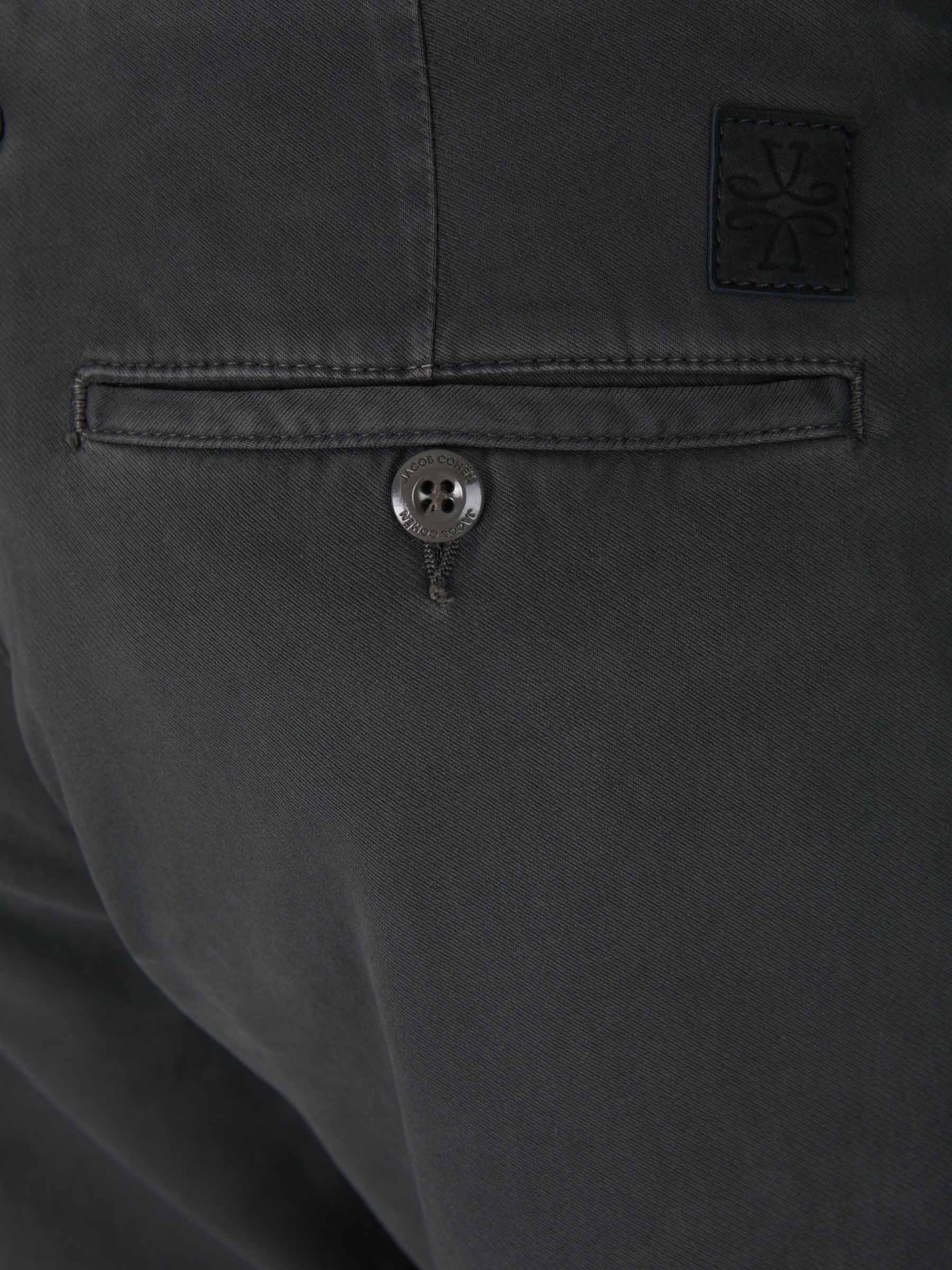 Outlet online Jacob Cohën Hombre Pantalones Bobby Slim color Gris Oscuro sku 521-002538 03 - Foto 8