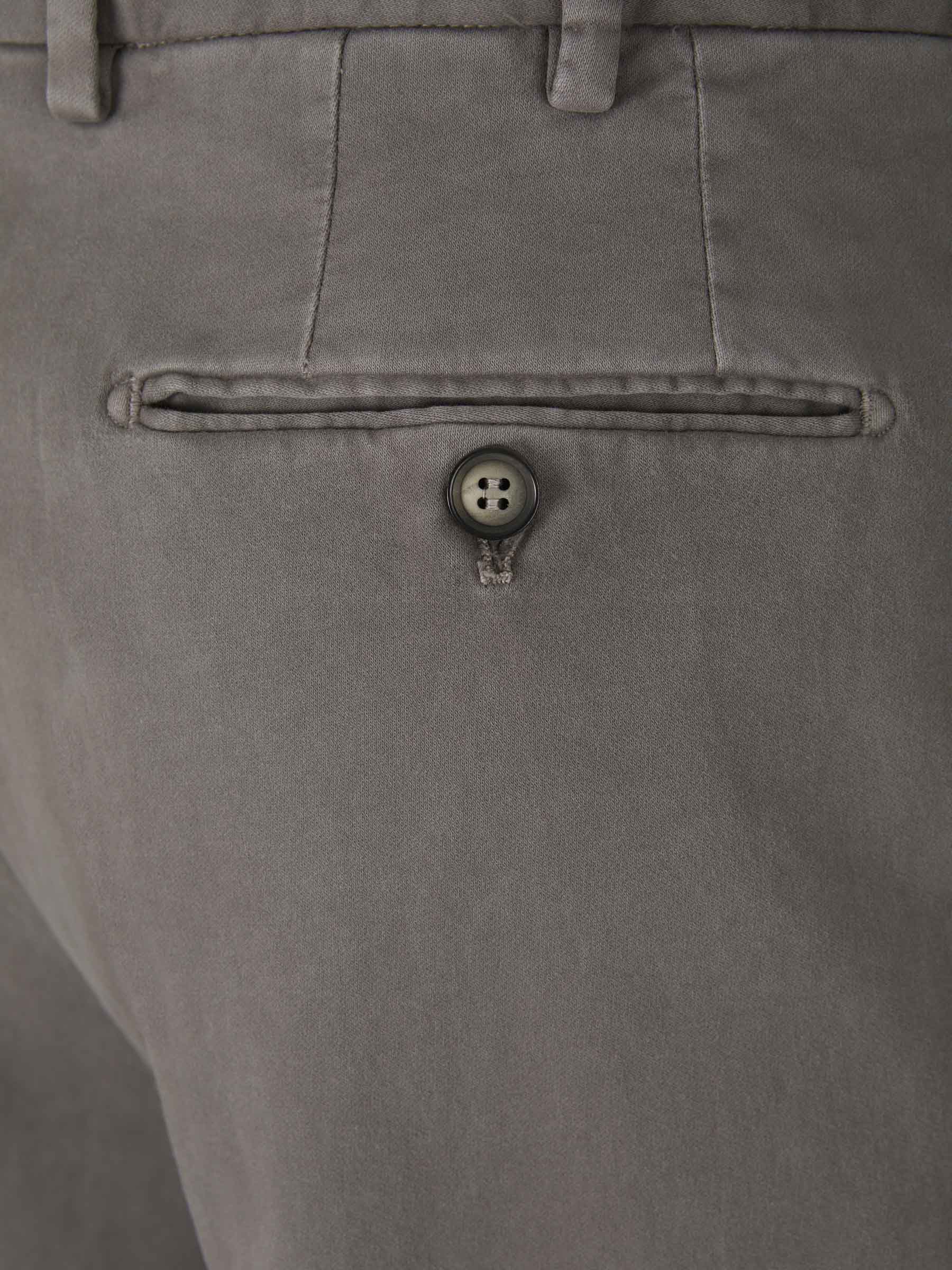 Outlet online Santa Eulalia Hombre Pantalones Chinos Aterciopelados color Marrón sku 521-002559 05 - Foto 12