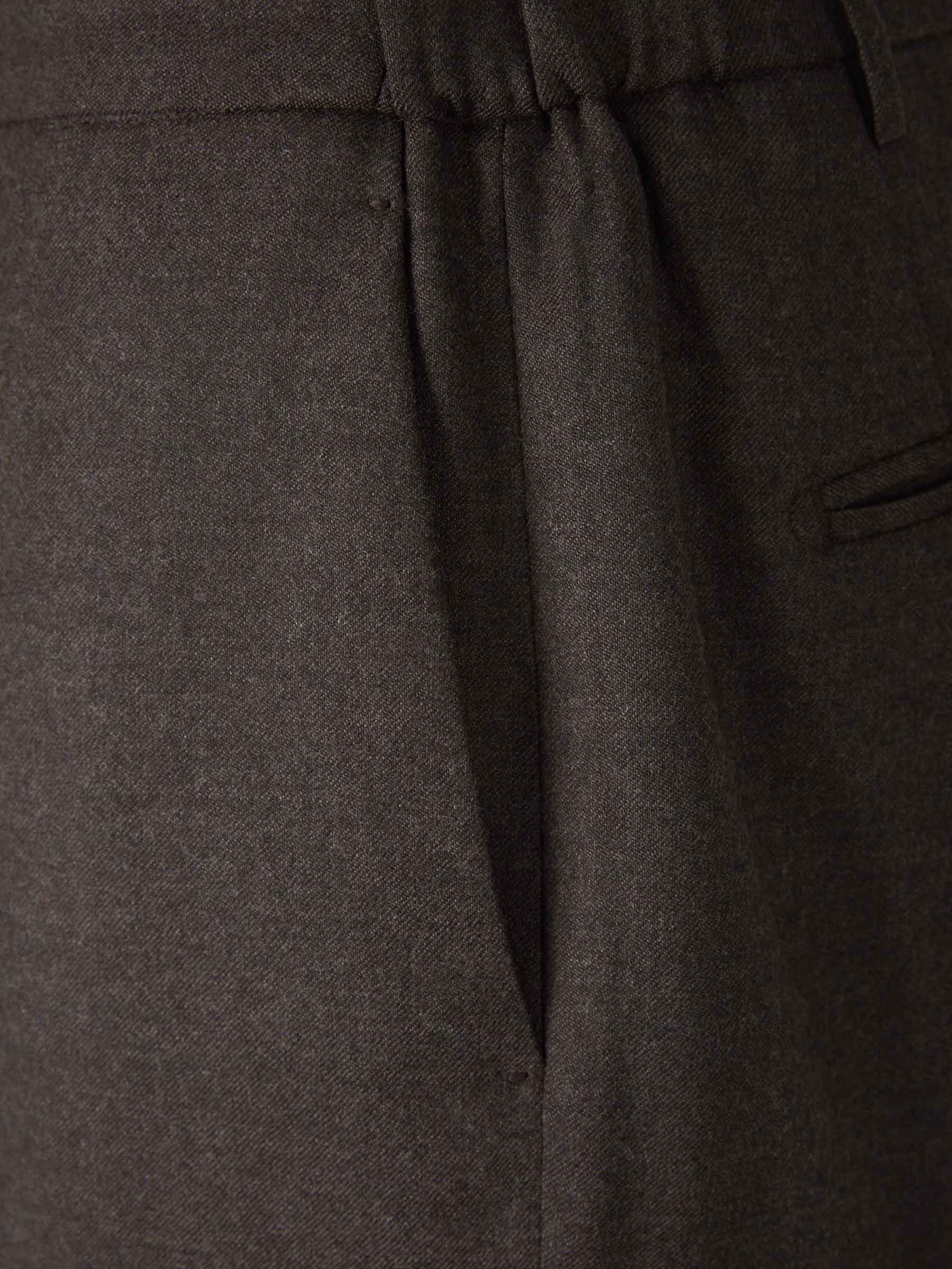 Outlet online Santa Eulalia Hombre Pantalones Globe Cargo color Marrón Oscuro sku 521-002907 02 - Foto 4