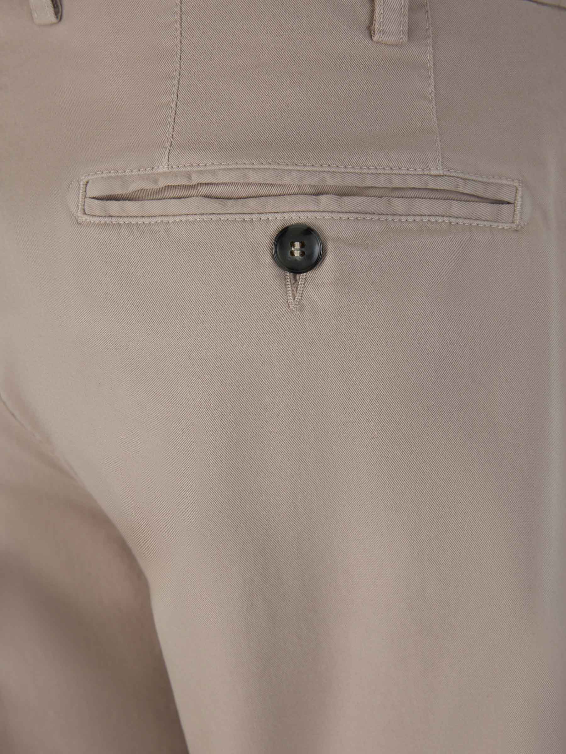 Outlet online Canali Hombre Pantalones Chinos Algodón color Gris Claro sku 521-003017 04 - Foto 4