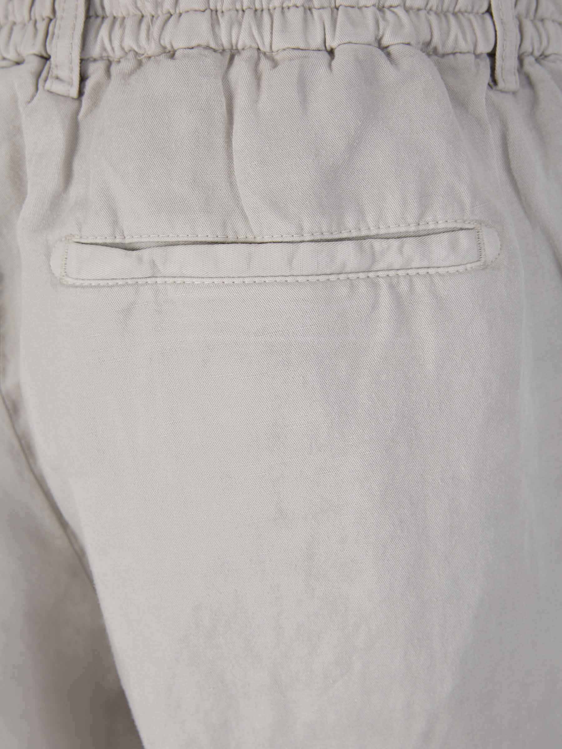 Outlet online Santa Eulalia Hombre Joggers Fluidos Lino color Gris Claro sku 521-003035 01 - Foto 3