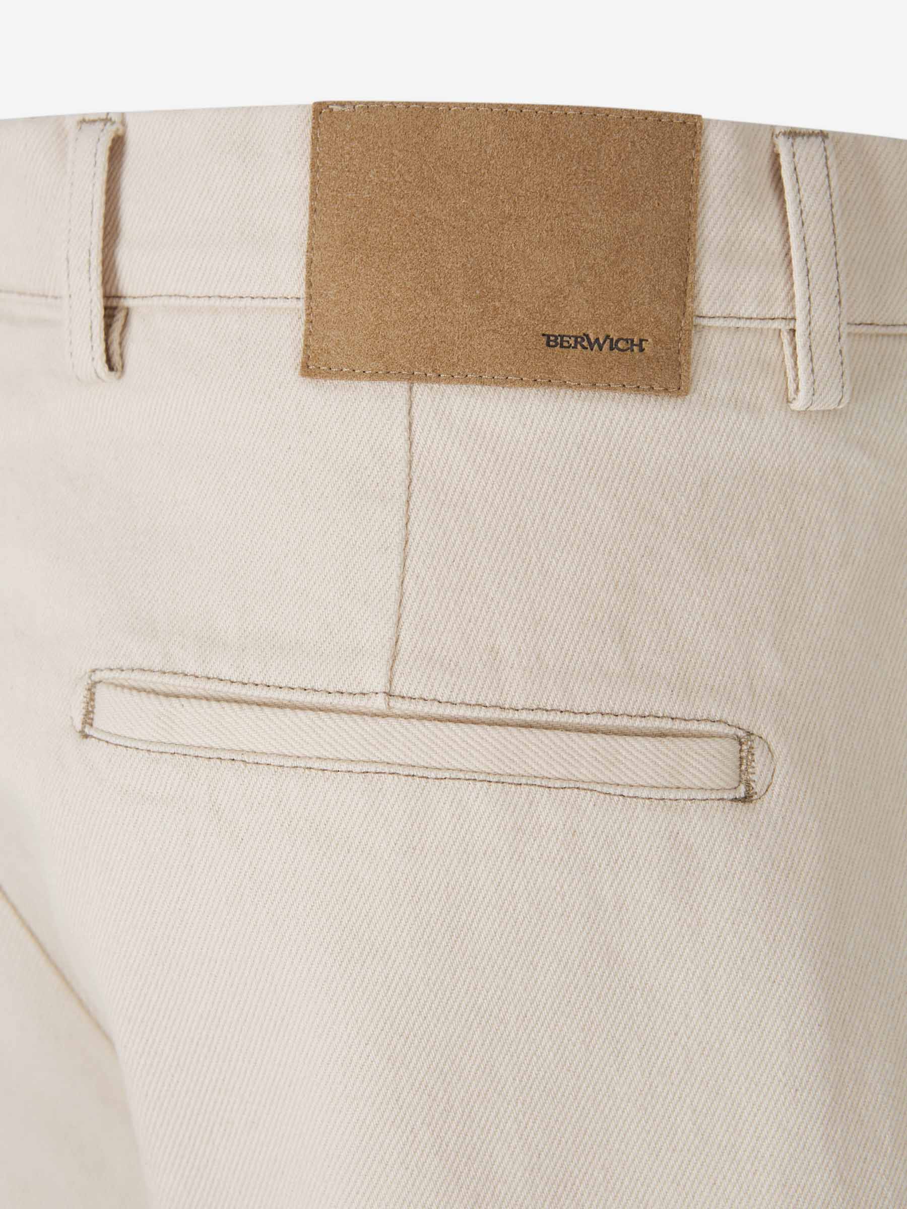Outlet online Berwich Hombre Pantalones RetroLong Lana color Beige sku 521-003187 01 - Foto 4