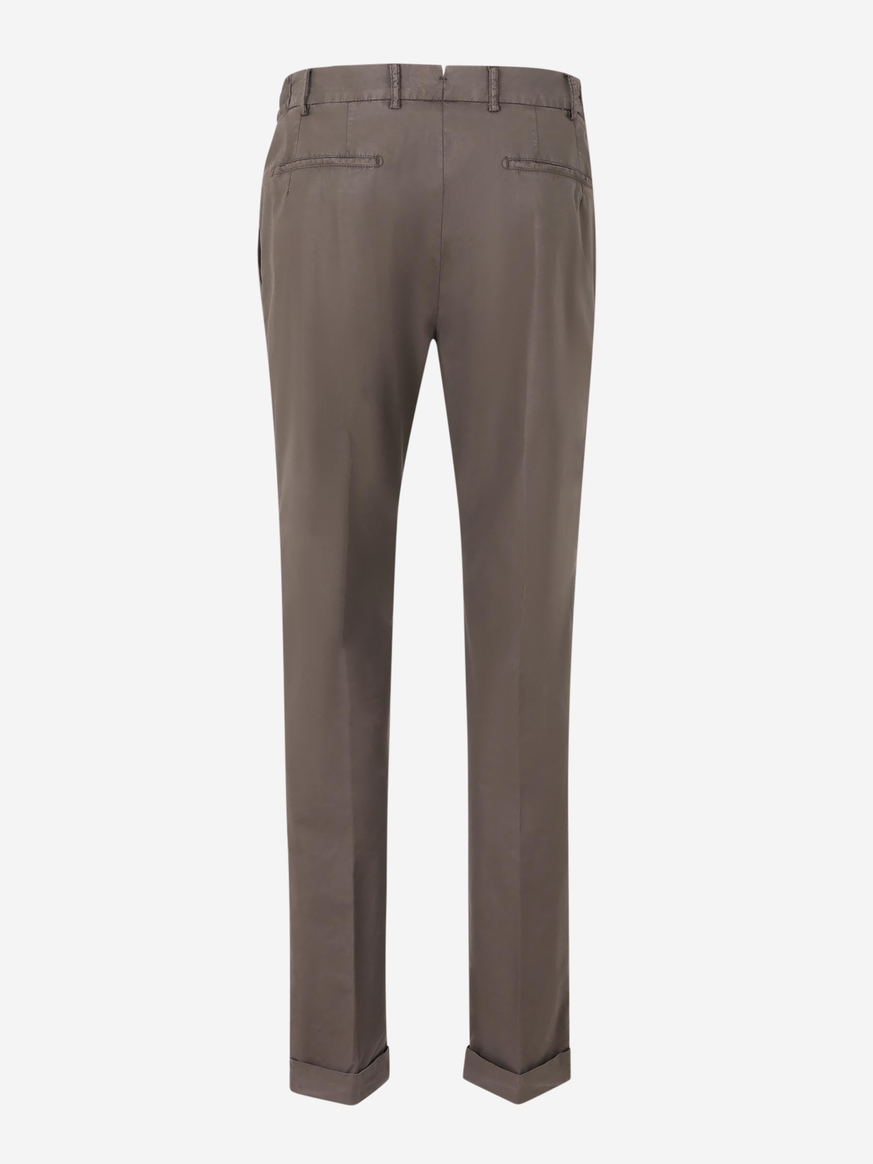 Outlet online Santa Eulalia Hombre Pantalones Formales Pinzas color Marrón sku 521-003270 03 - Foto 2