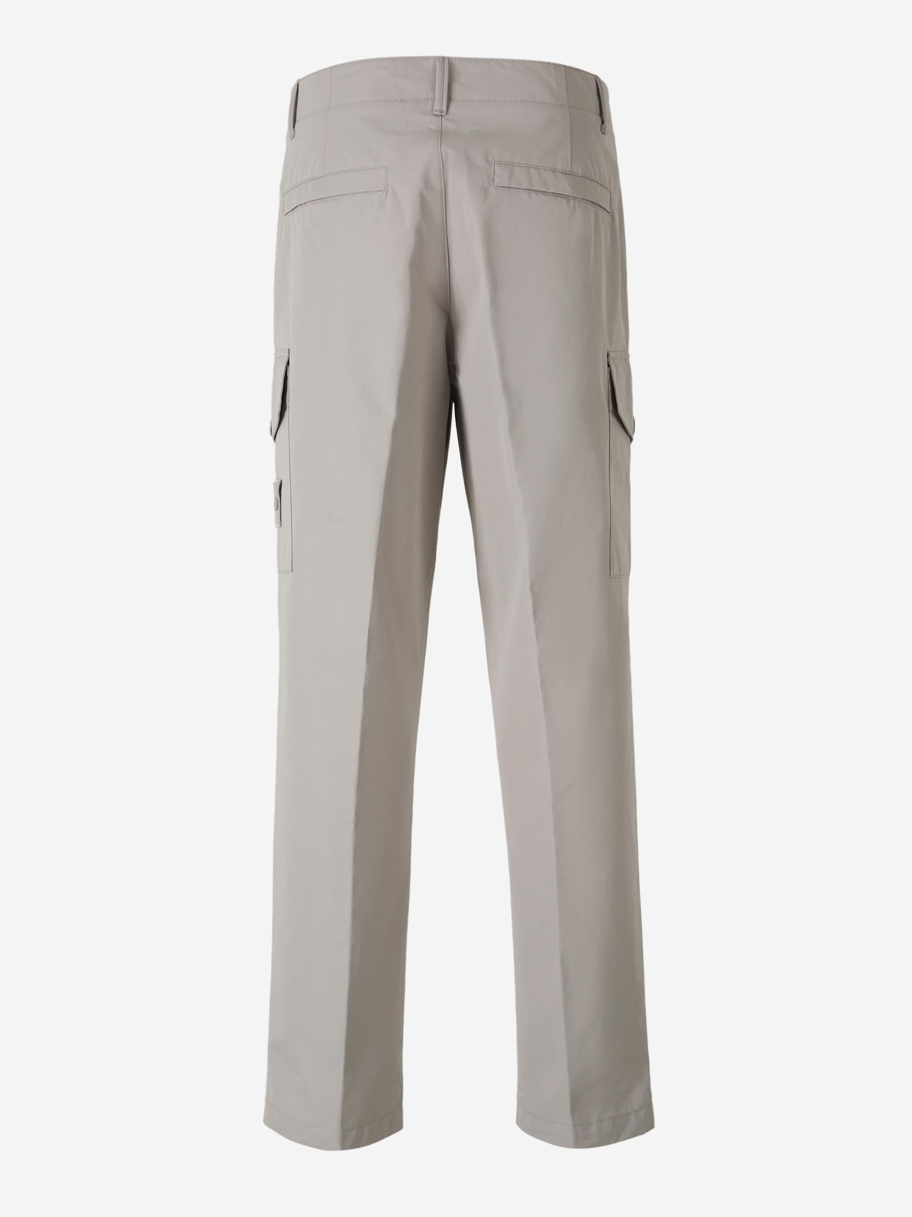 Outlet online Stone Island Hombre Pantalones Cargo Parachute color Gris Claro sku 521-003277 01 - Foto 3