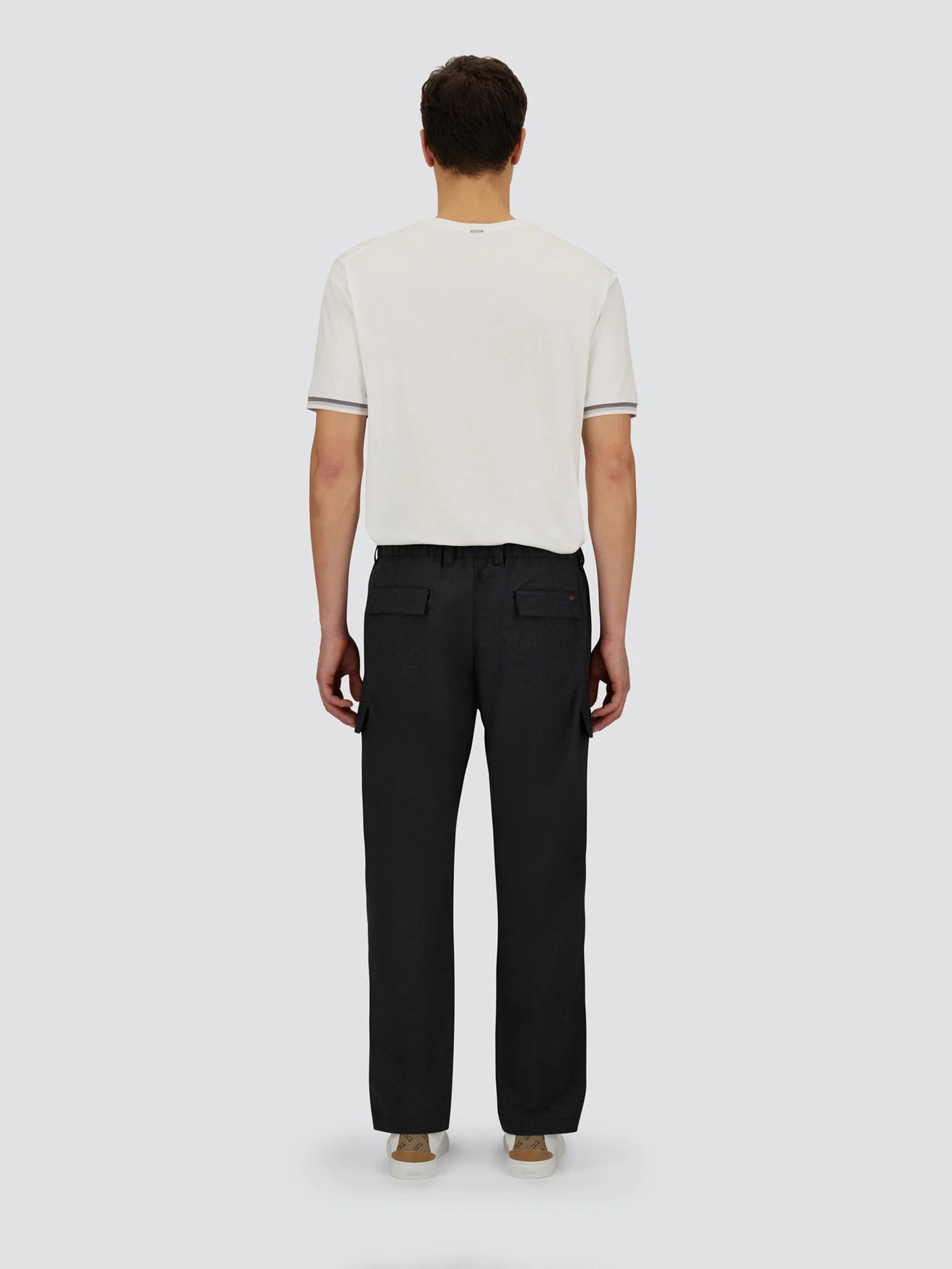 Outlet online Herno Hombre Pantalones Cargo Resort color Gris Antracita sku 521-003333 02 - Foto 3