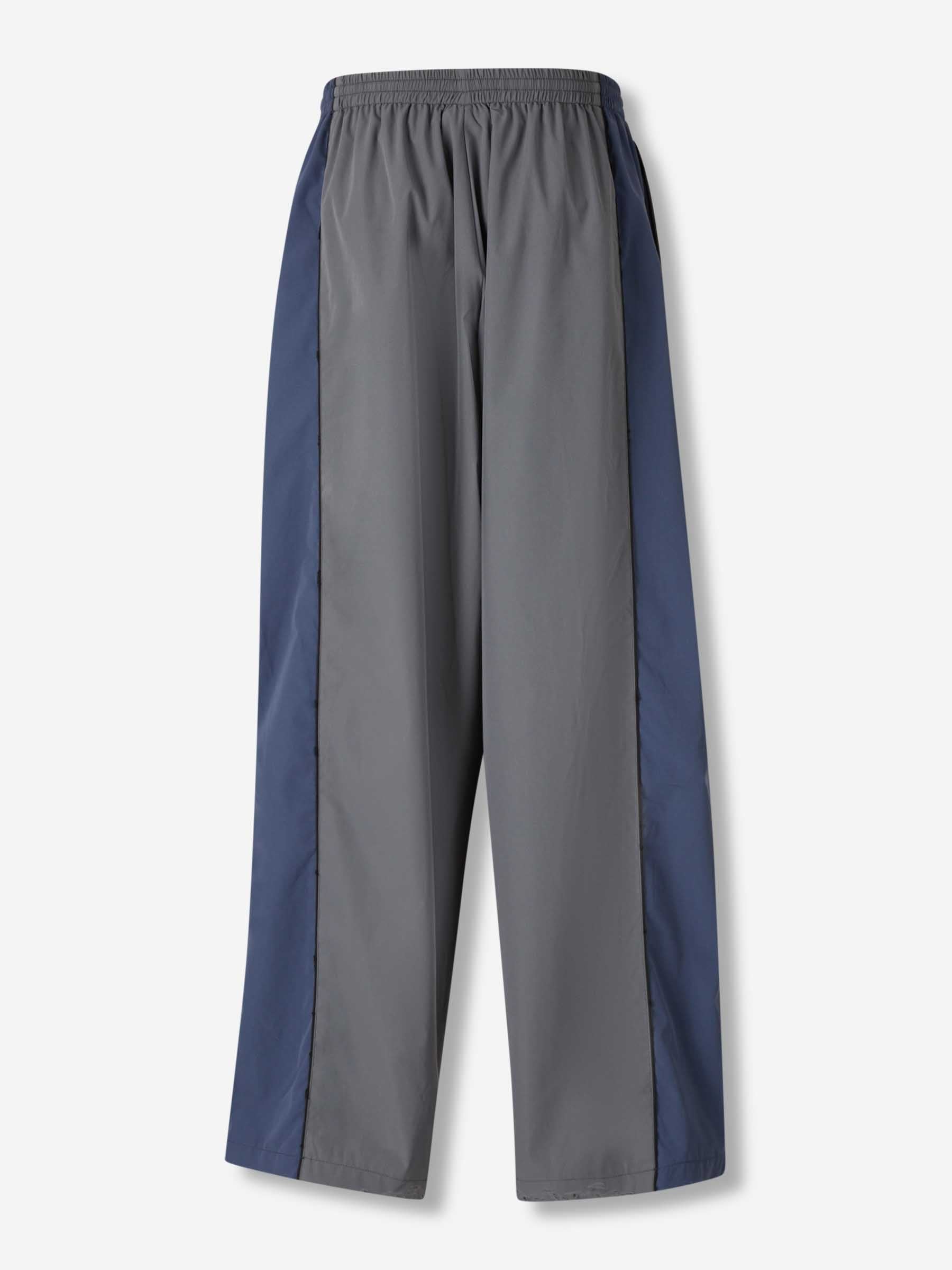 Outlet online Balenciaga Hombre Joggers Deportivos 50/50 color Azul Marino sku 521-003353 01 - Foto 3