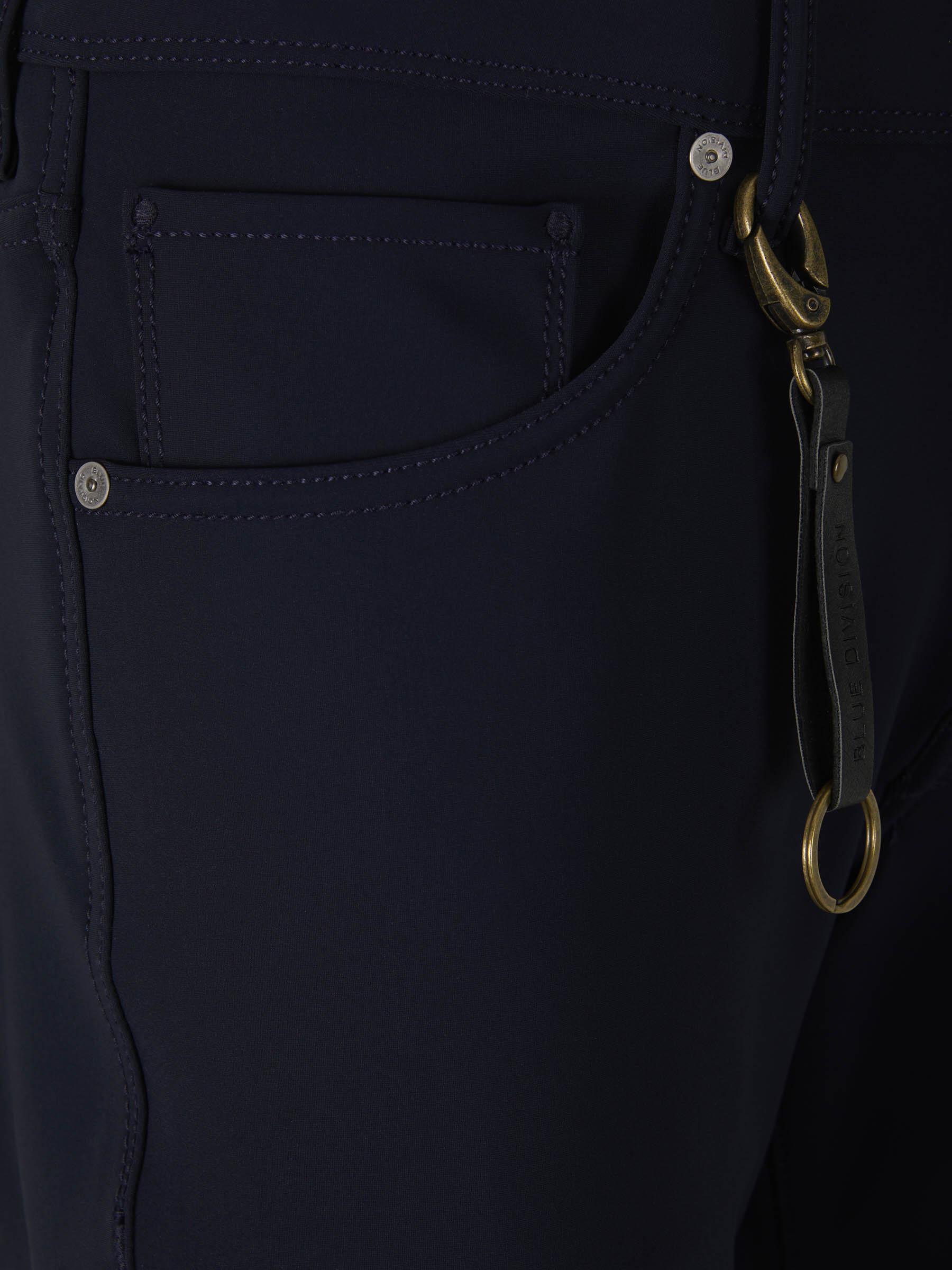 Outlet online Incotex Blue Division Hombre Pantalones 5 Bolsillos color Azul Noche sku 522-002314 01 - Foto 3