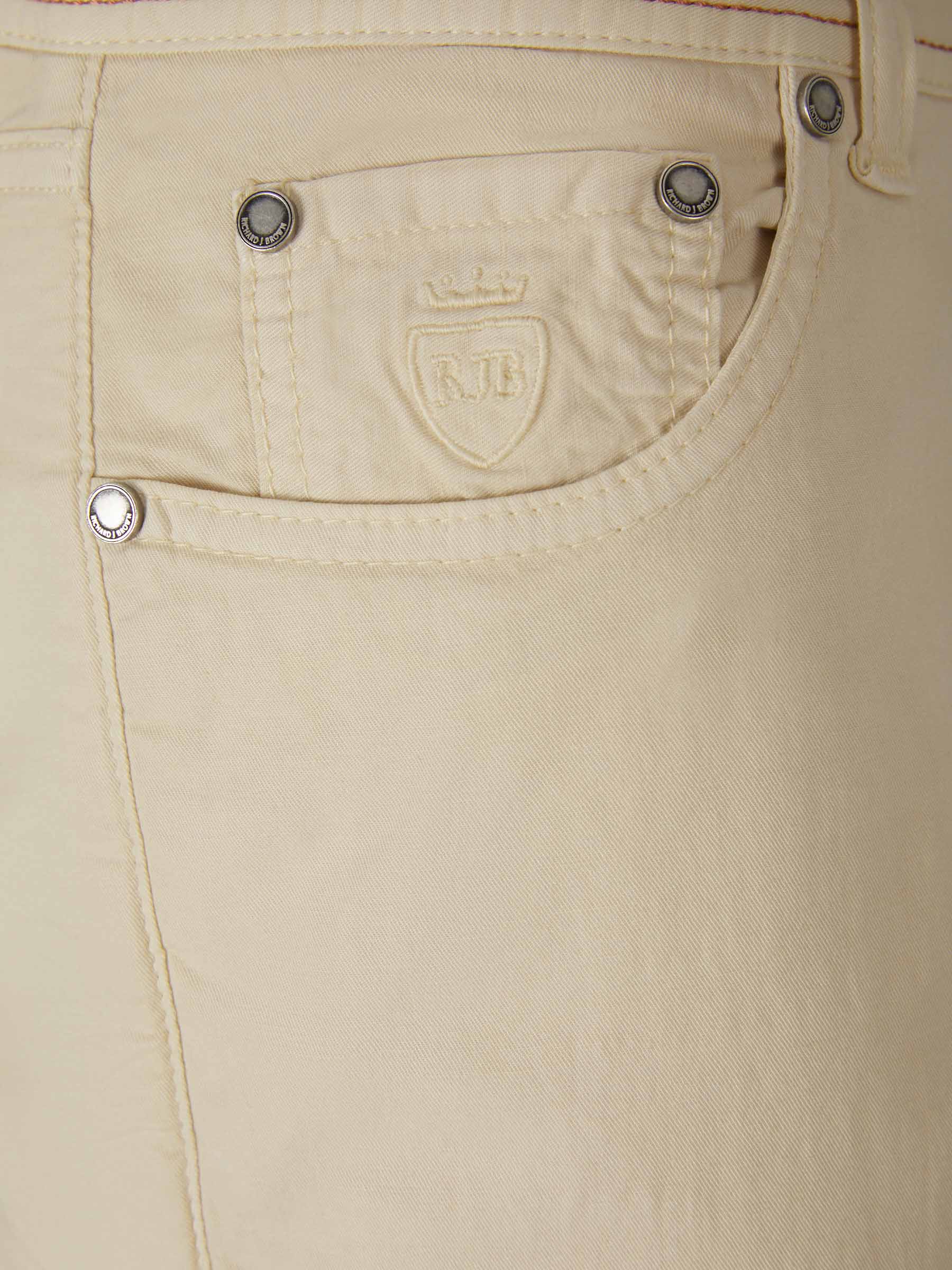 Outlet online Richard J. Brown Hombre Jeans Milano color Burdeos sku 522-002397 03 - Foto 18