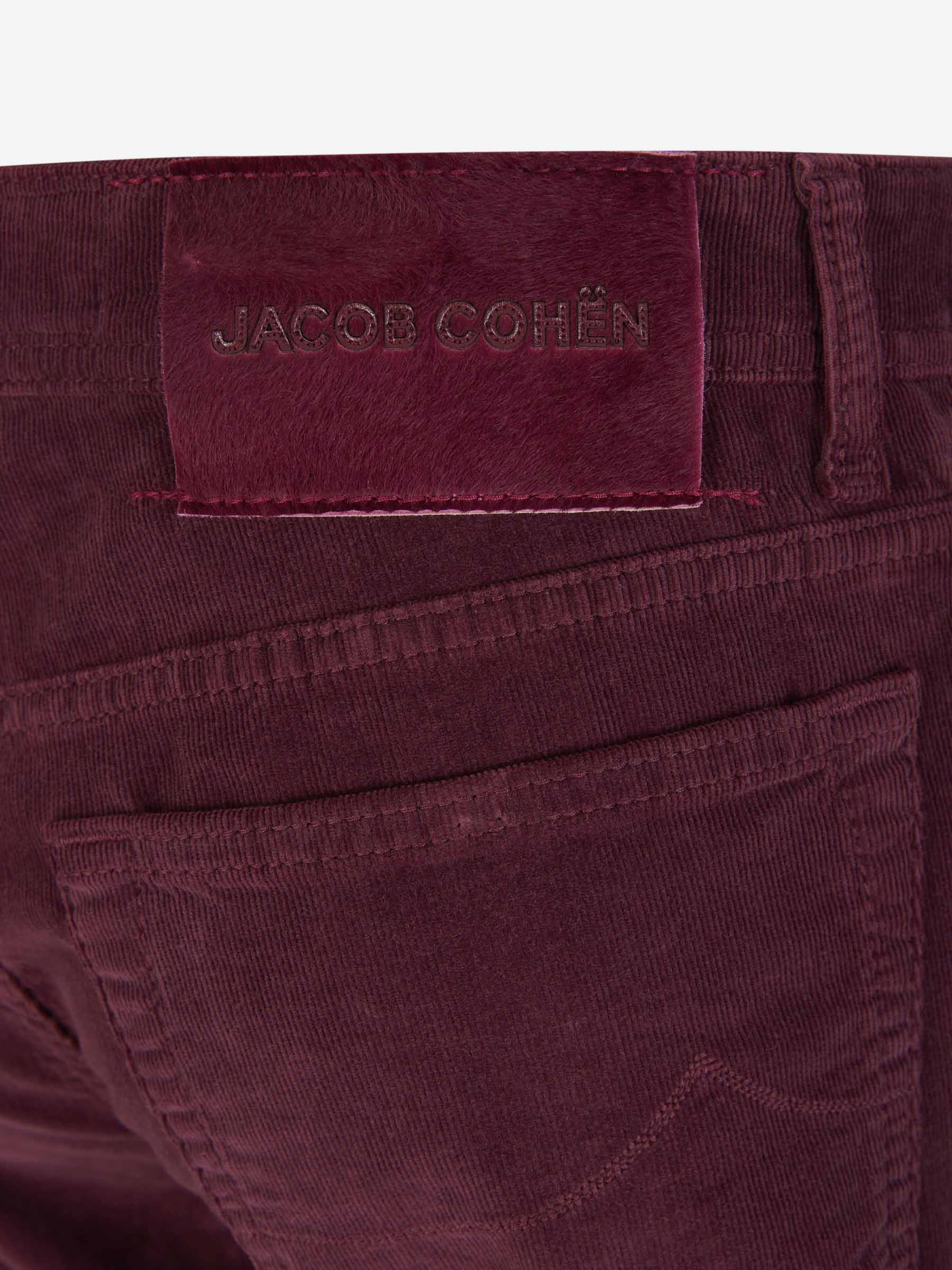Outlet online Jacob Cohën Hombre Pantalones Bard Micro Pana color Burdeos sku 522-002532 04 - Foto 5