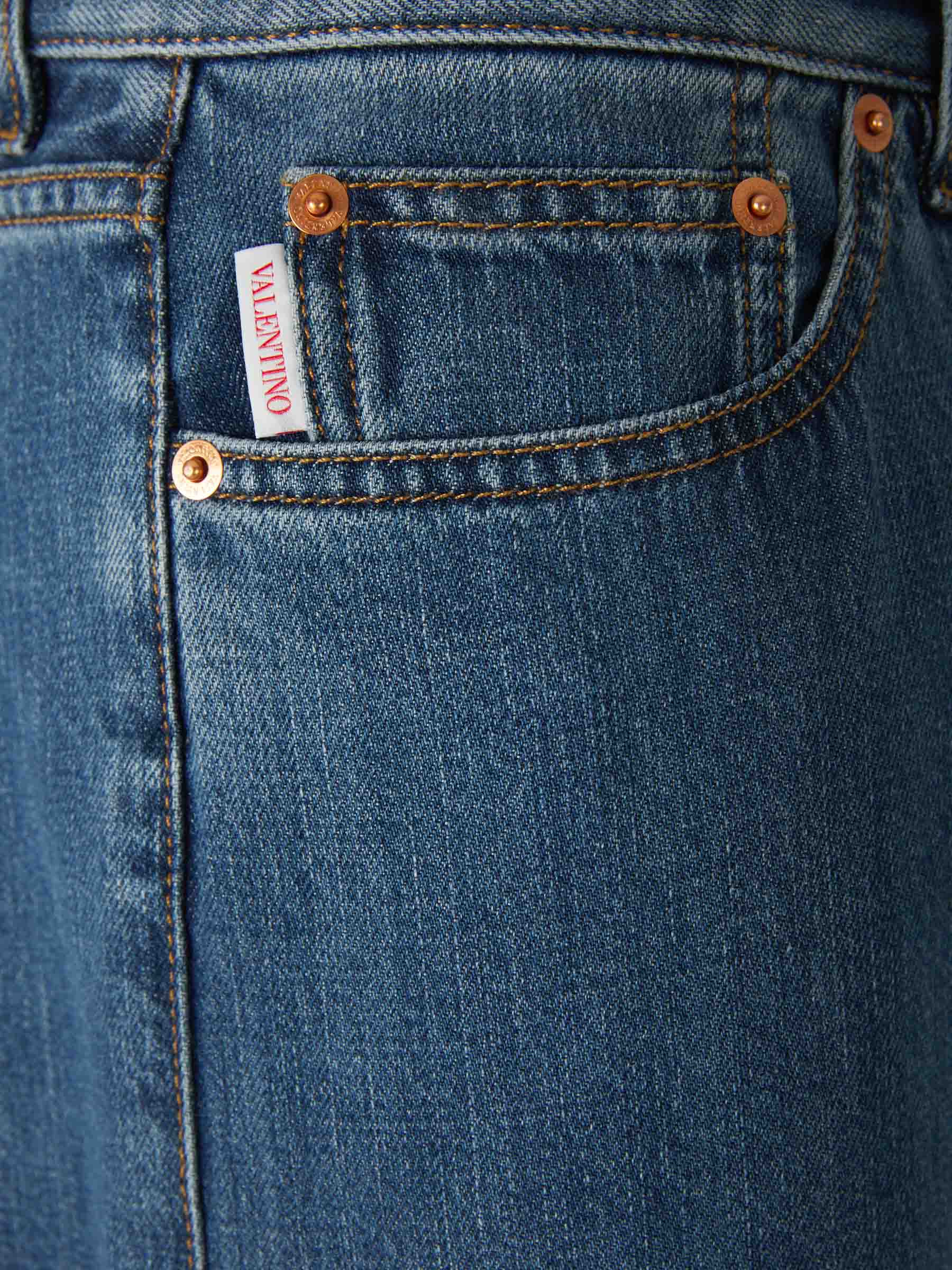 Valentino Hombre Barcelona Jeans Straight Fit color Azul Denim Oscuro sku 522-002646 01 - Foto 3
