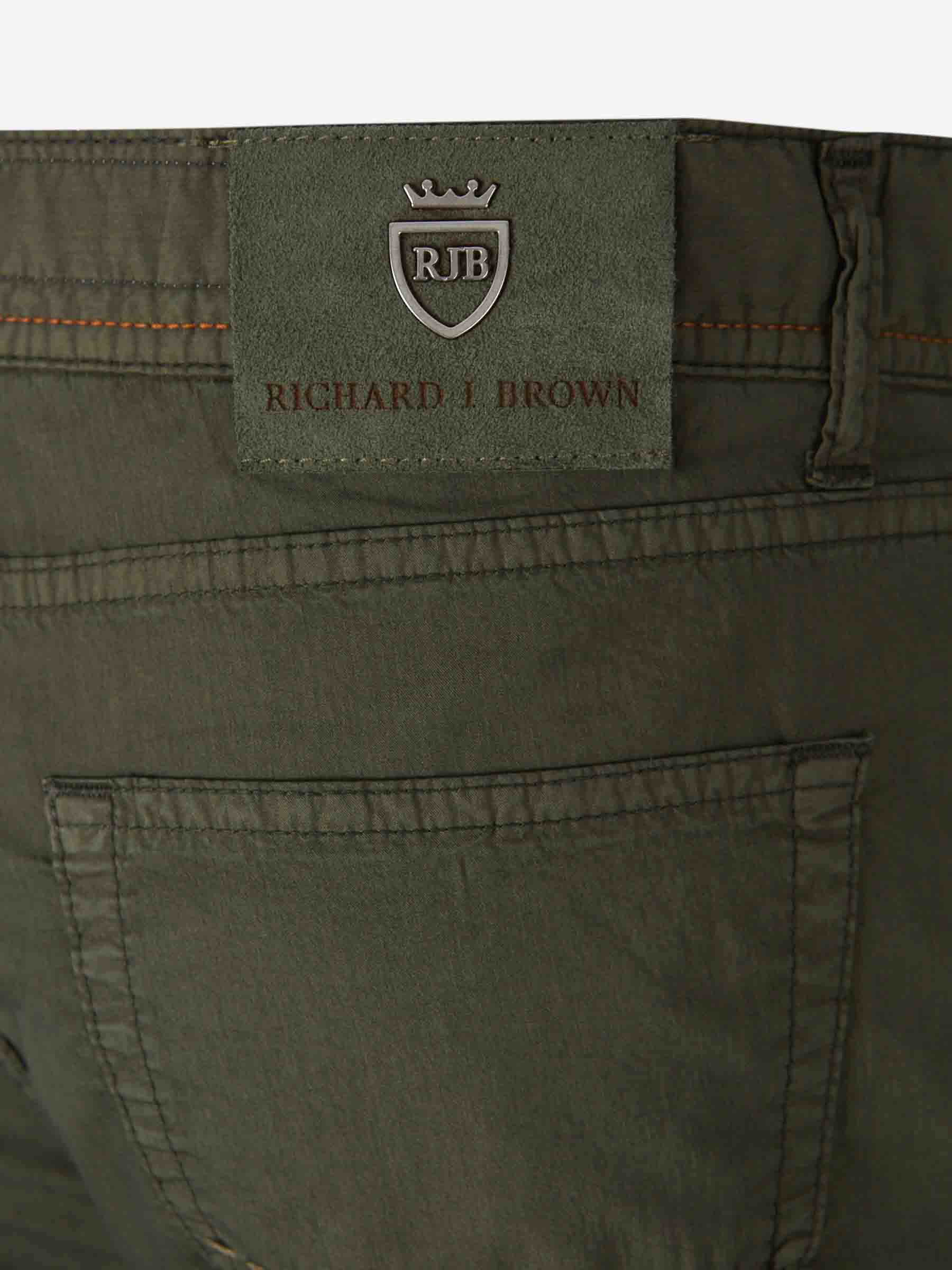 Outlet online Richard J. Brown Hombre Jeans Straight Fit color Verde Militar sku 522-002743 03 - Foto 5