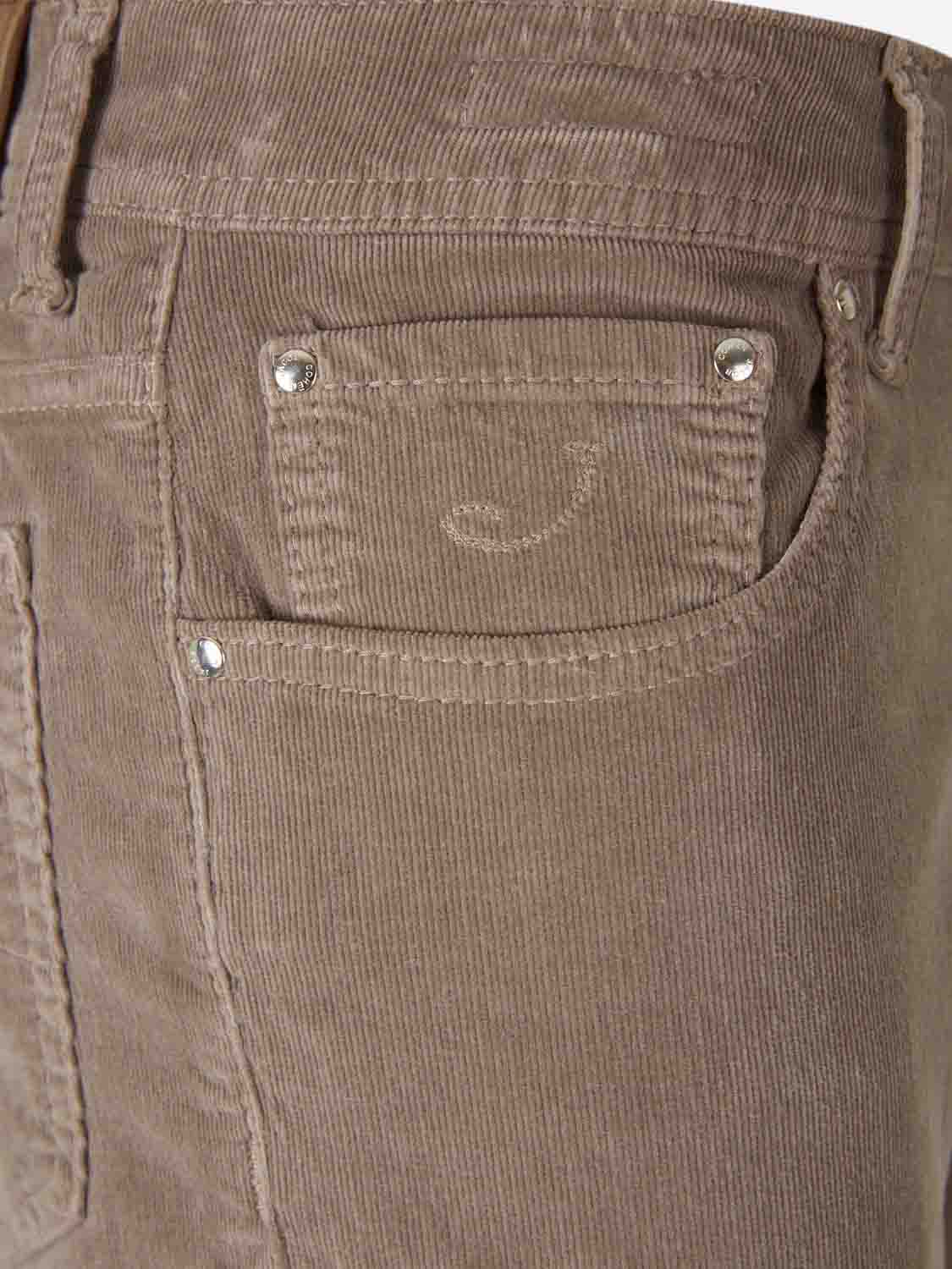 Outlet online Jacob Cohën Hombre Pantalones Pana Bard color Taupe sku 522-002959 02 - Foto 3