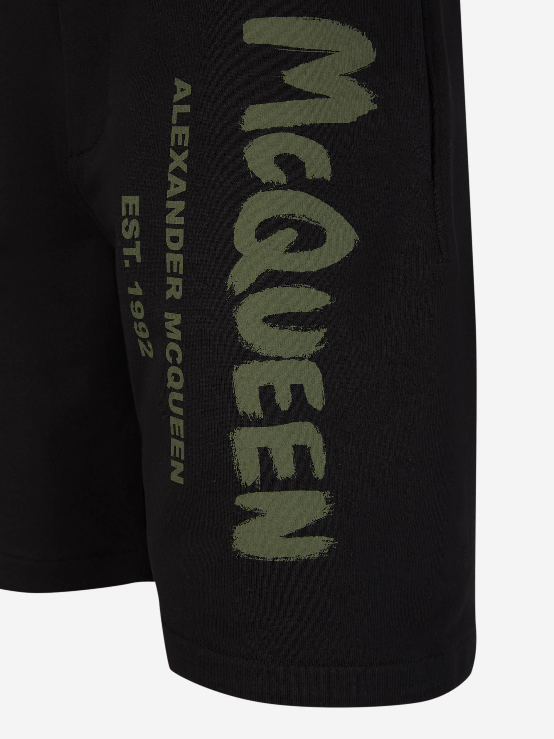 Outlet online McQueen Hombre Bermudas Joggers Logo color Negro sku 523-000916 01 - Foto 4