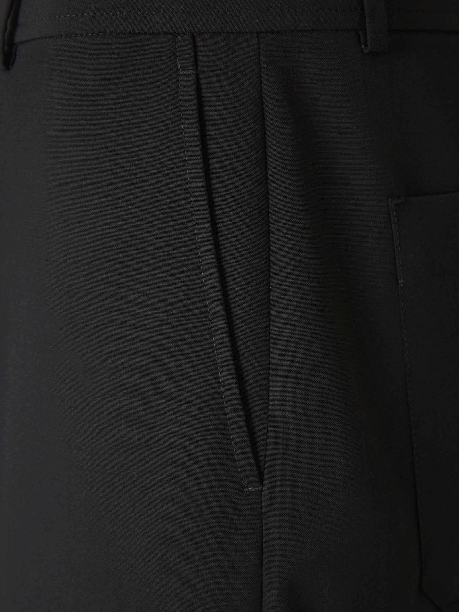 Outlet online Valentino Hombre Bermudas Formales Lana color Negro sku 523-000954 01 - Foto 4