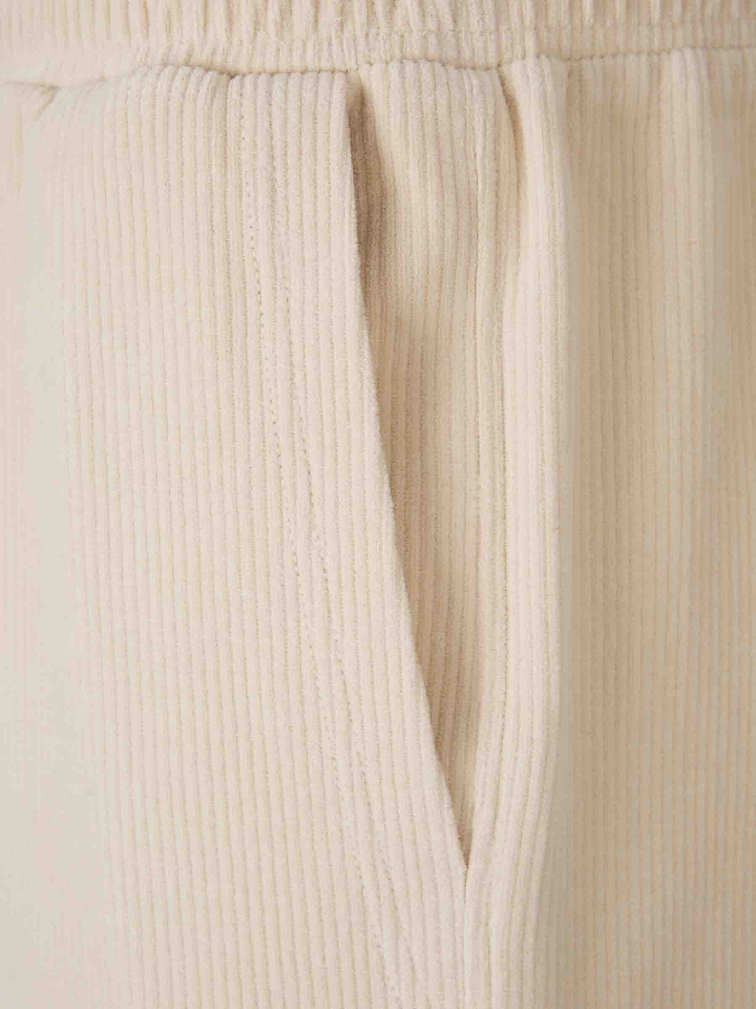 Givenchy Hombre Barcelona Bermudas Pana Logo color Beige sku 523-001086 01 - Foto 4