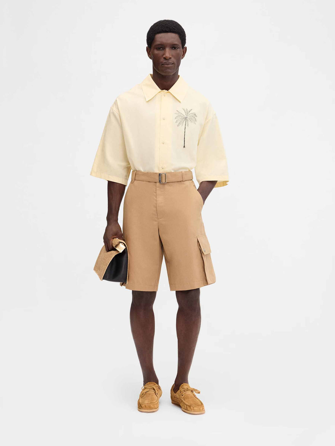 Jacquemus Hombre Barcelona Bermudas Cargo Cinturón color Camel sku 523-001104 02 - Foto 2