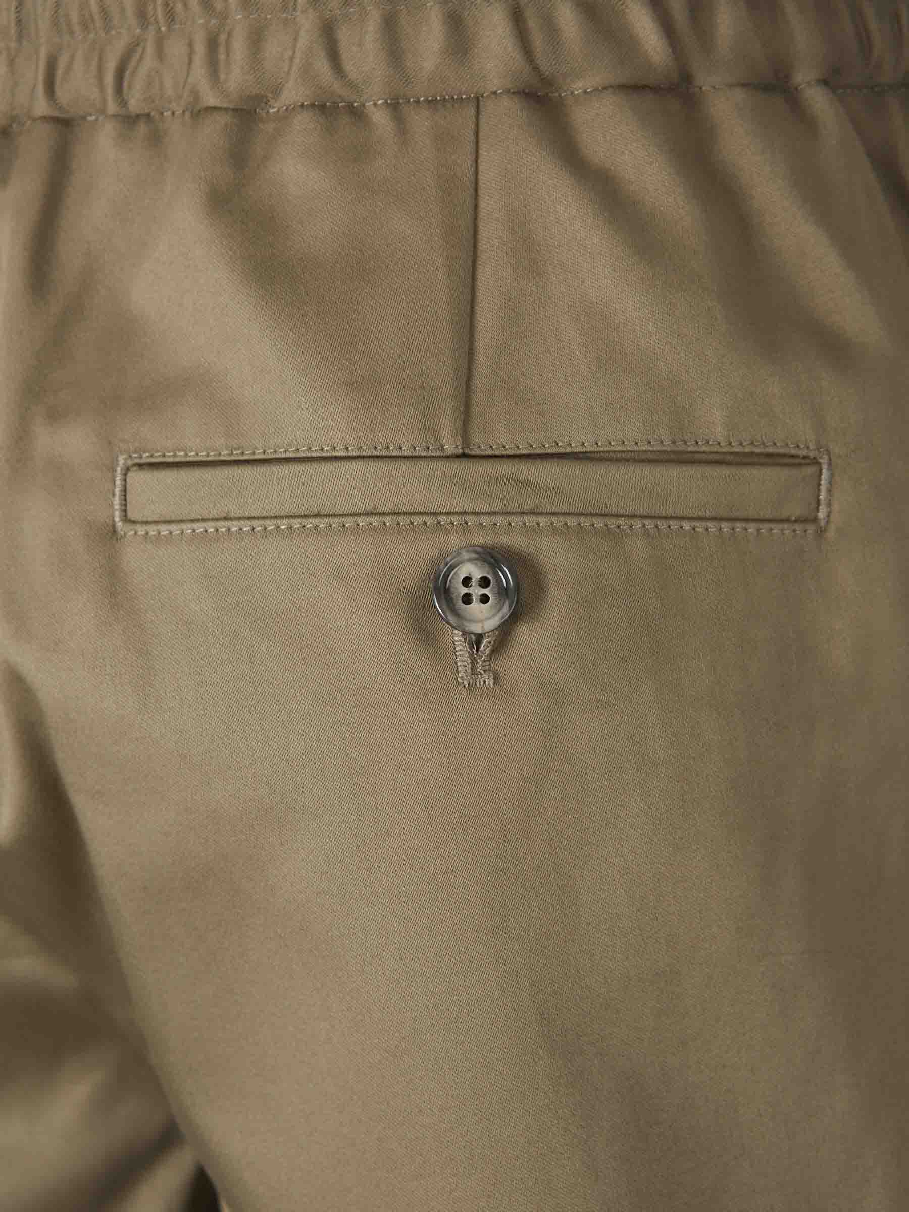 Ami Paris Hombre Barcelona Bermudas Satén Algodón color Verde sku 523-001120 01 - Foto 4