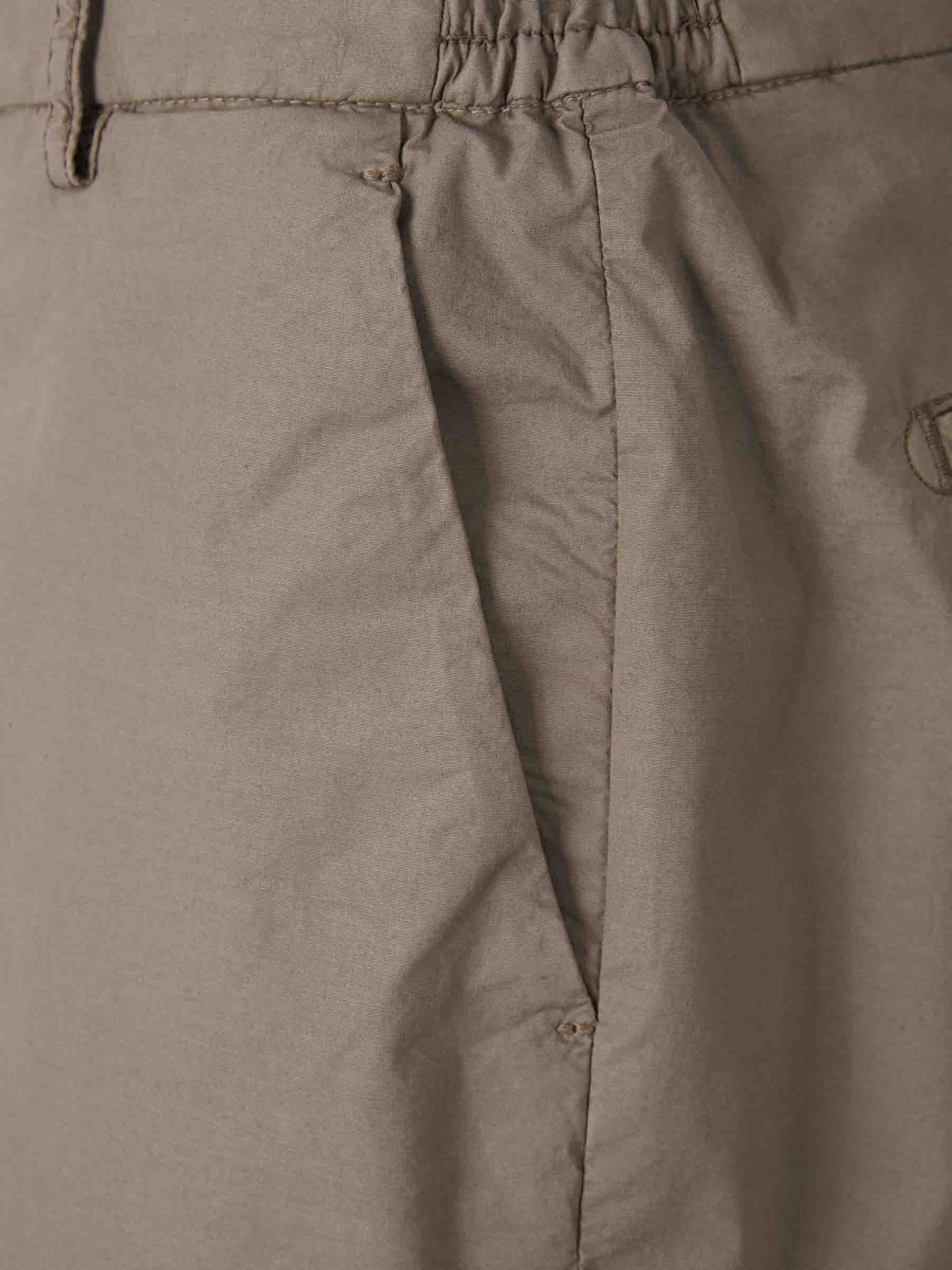 Outlet online Santa Eulalia Hombre Bermudas Lisas Algodón color Taupe sku 523-001136 01 - Foto 3