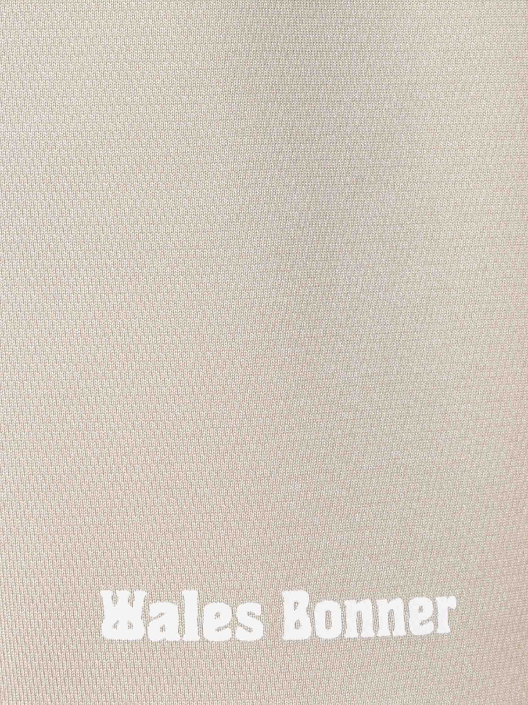 Wales Bonner Hombre Barcelona Bermudas Fútbol Logotipo color Taupe sku 523-001142 01 - Foto 3