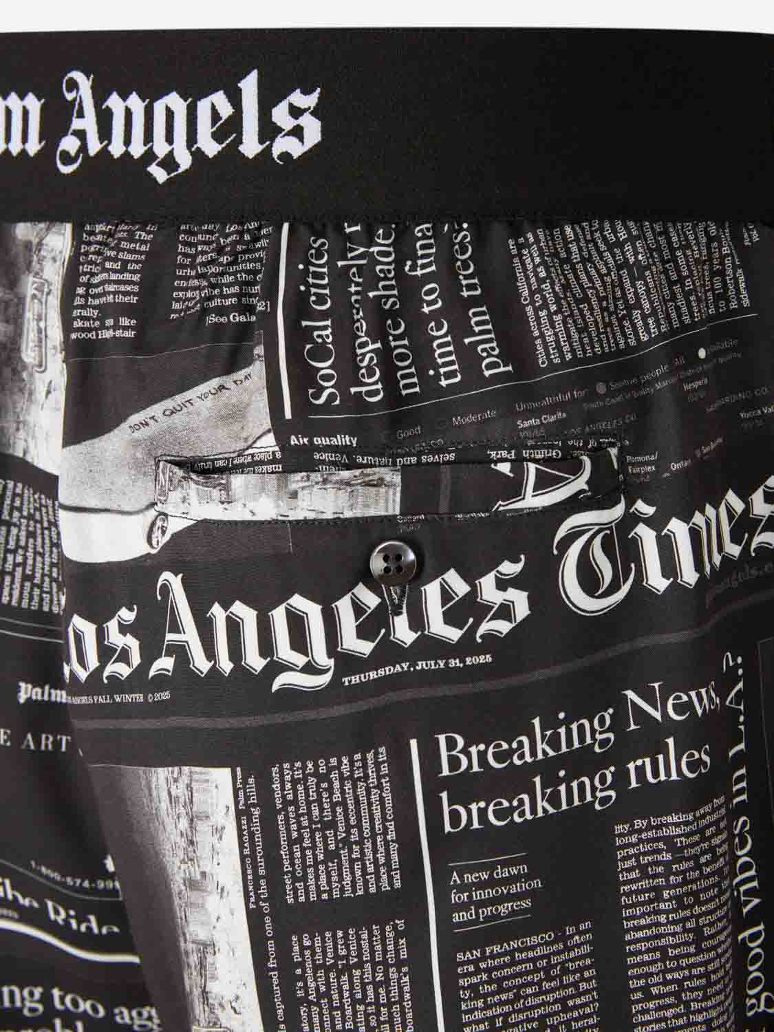Outlet online Palm Angels Hombre Bermudas Estampado Periódico color Negro sku 523-001205 01 - Foto 5