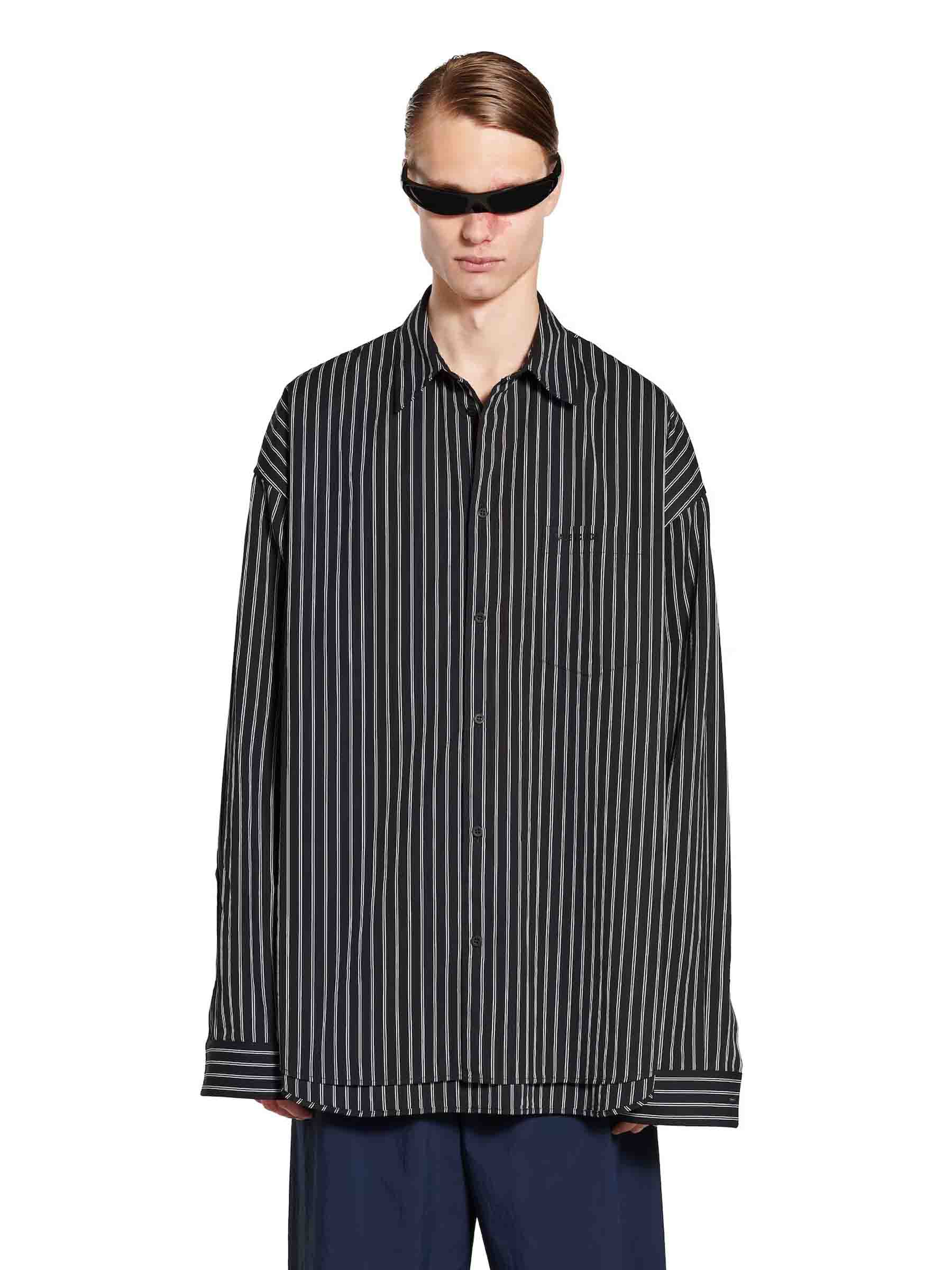Outlet online Balenciaga Hombre Camisa Flatground Rayas color Negro sku 531-006454 01 - Foto 2