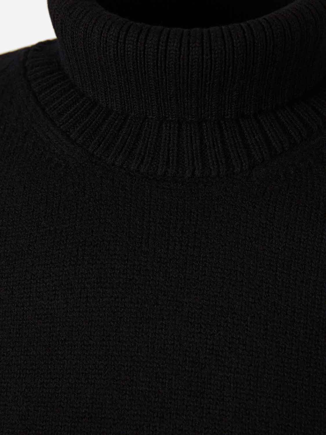Outlet online Ami Paris Hombre Jersey Ami de Coeur color Negro sku 542-002507 03 - Foto 3