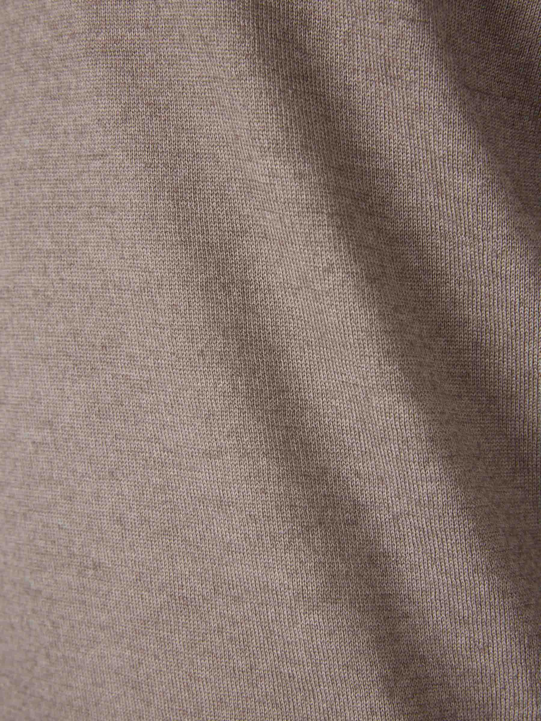 Outlet online Santa Eulalia Hombre Jersey Cuello V color Taupe sku 542-002591 03 - Foto 5