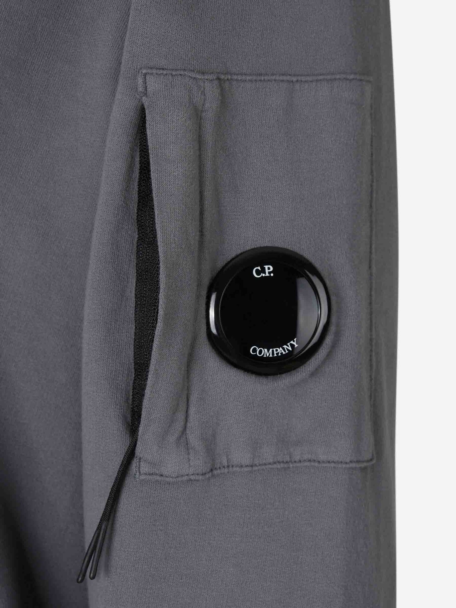 C.P. Company Hombre Barcelona Sudadera Cuello Redondo color Gris Piedra sku 545-001855 04 - Foto 3