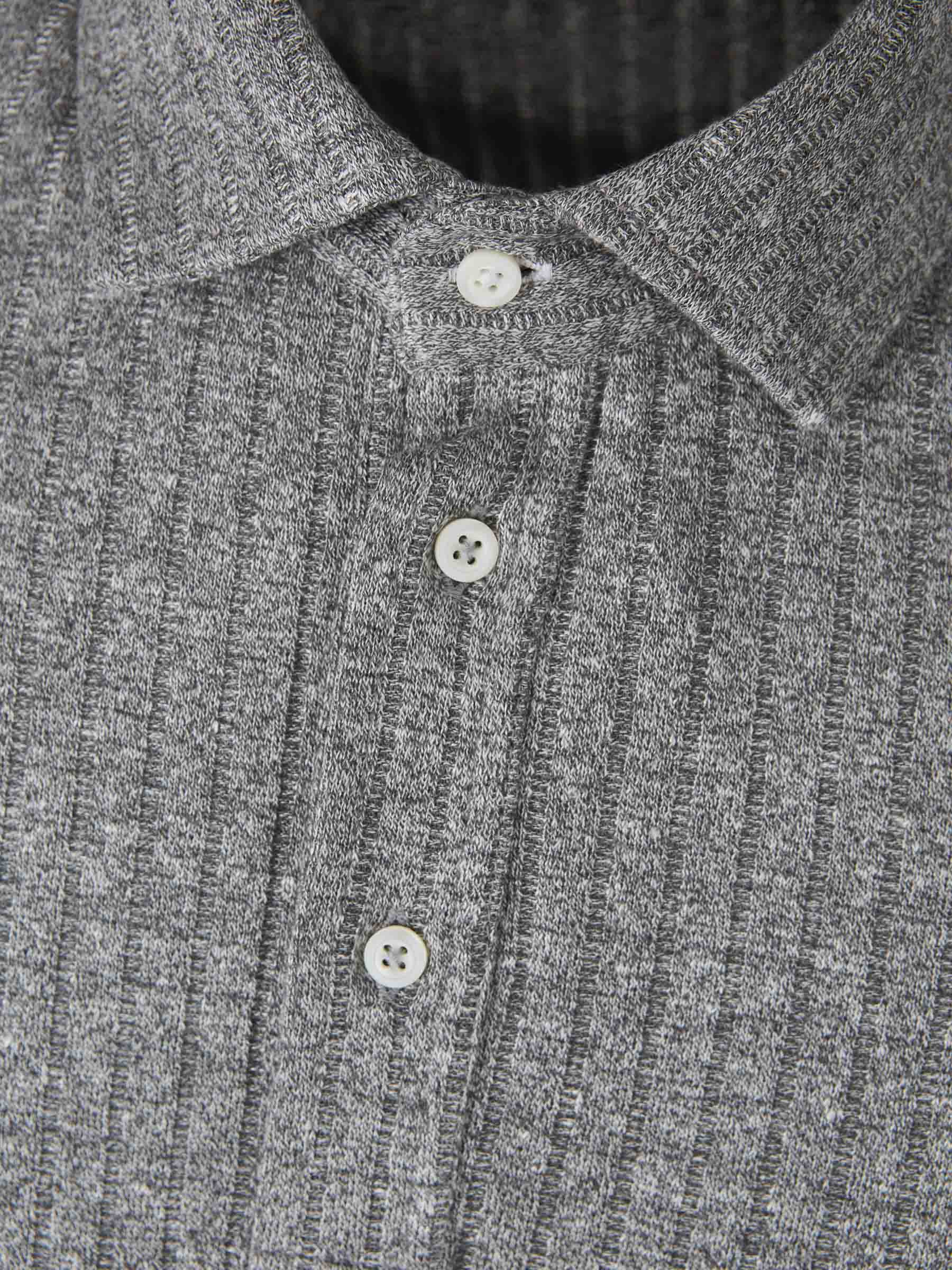 Outlet online Brunello Cucinelli Hombre Polo Canalé Botones color Gris Piedra sku 552-001534 02 - Foto 3