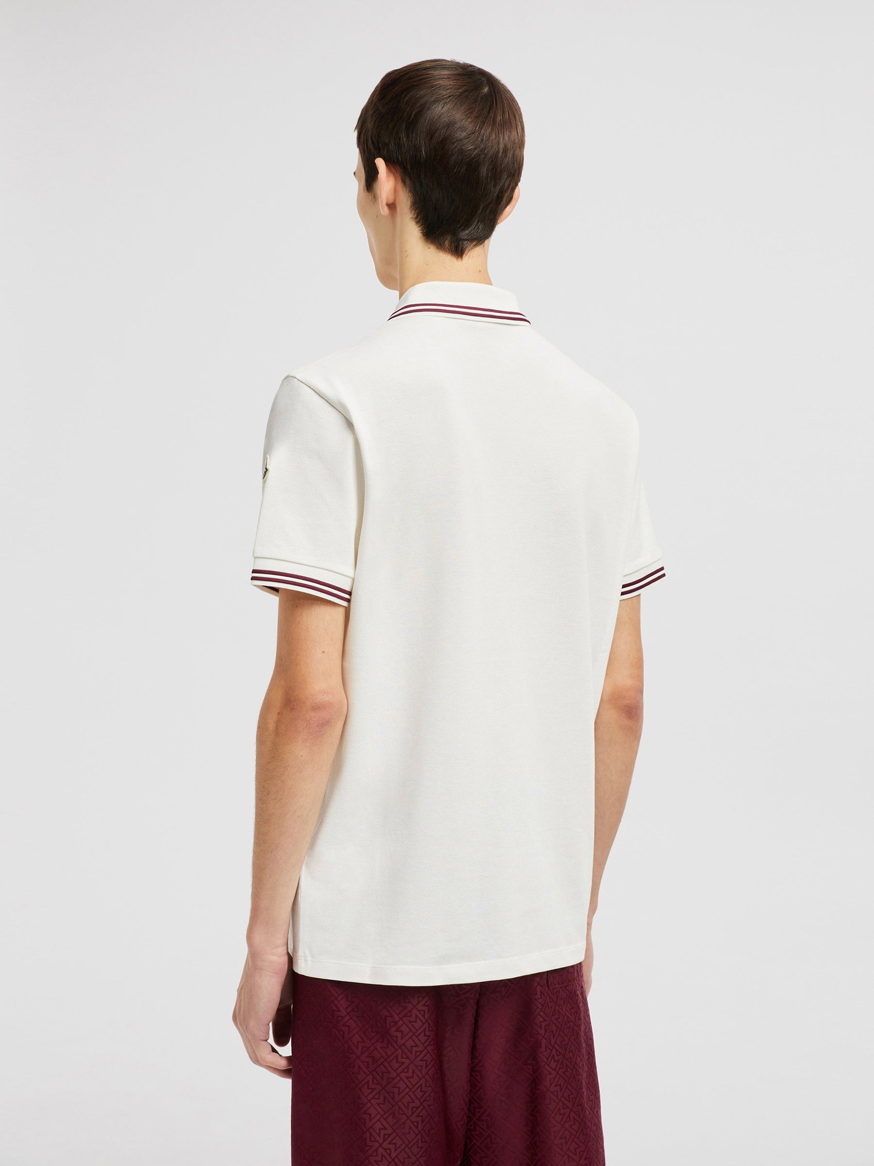 Moncler Hombre Barcelona Polo Logo Algodón color Blanco sku 552-001567 01 - Foto 3