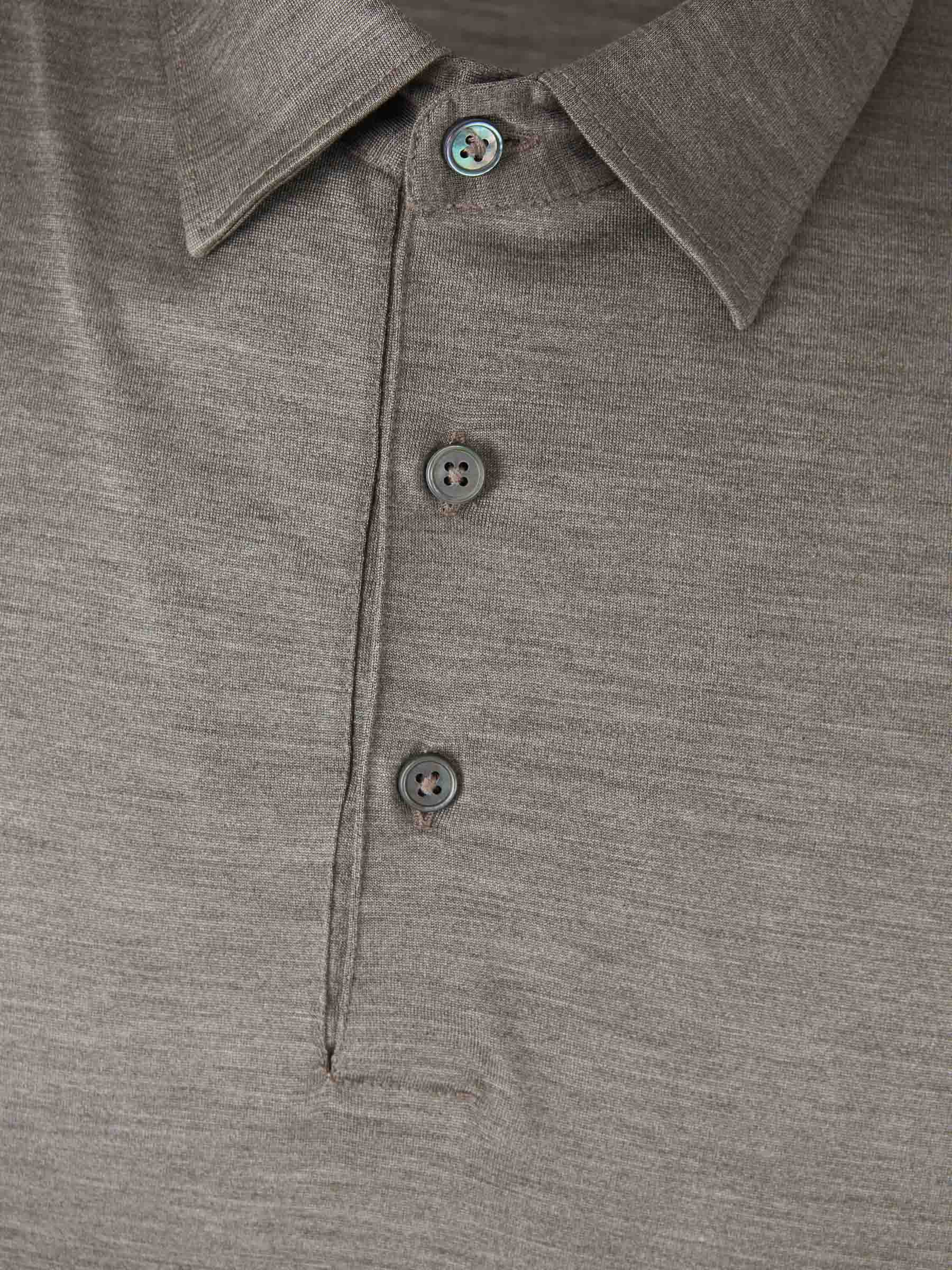 Outlet online Santa Eulalia Hombre Polo Liso Seda color Gris Piedra sku 552-001597 02 - Foto 3