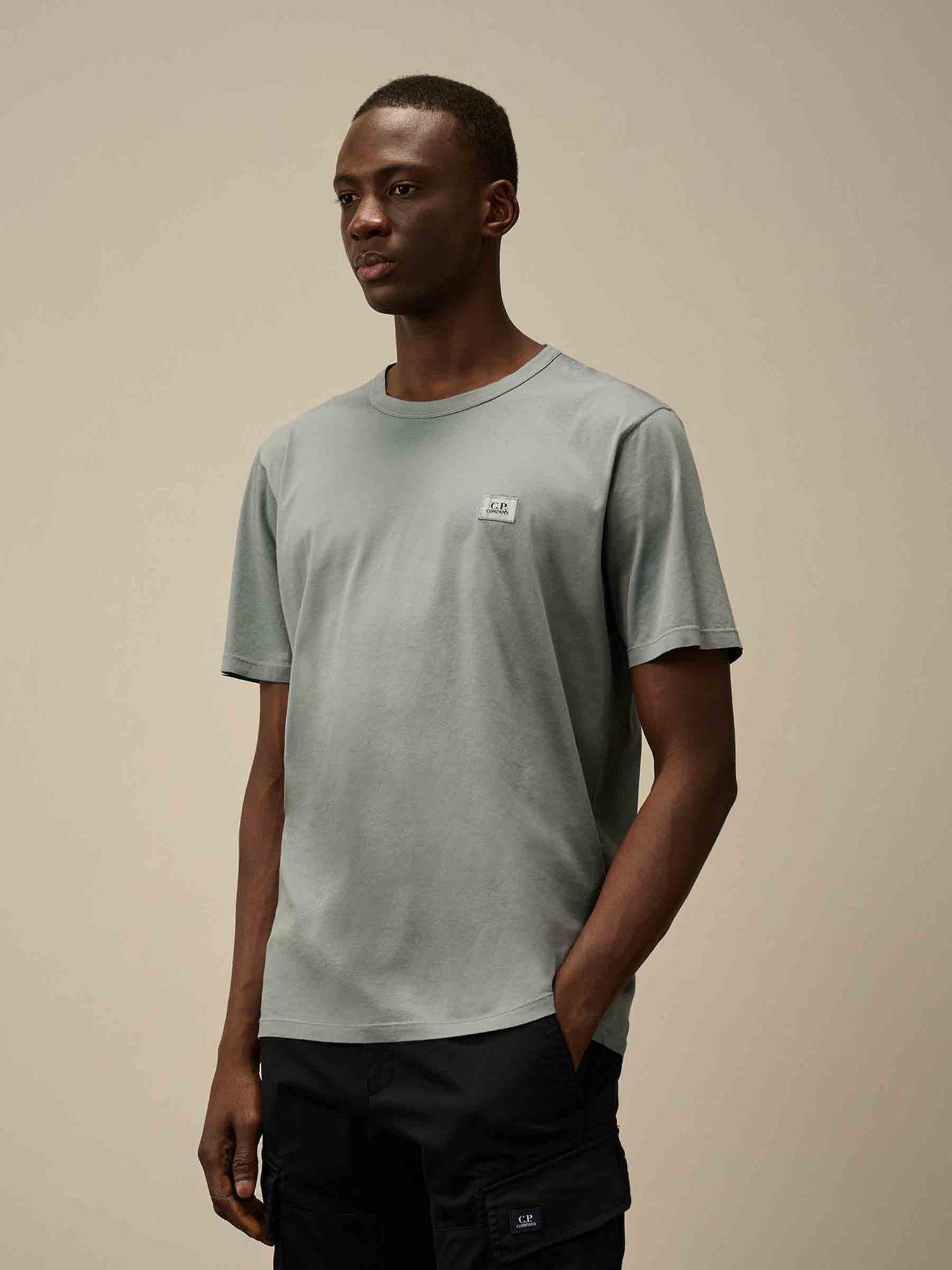 C.P. Company Hombre Barcelona Camiseta Logo Algodón color Azul Celeste sku 553-004270 01 - Foto 2