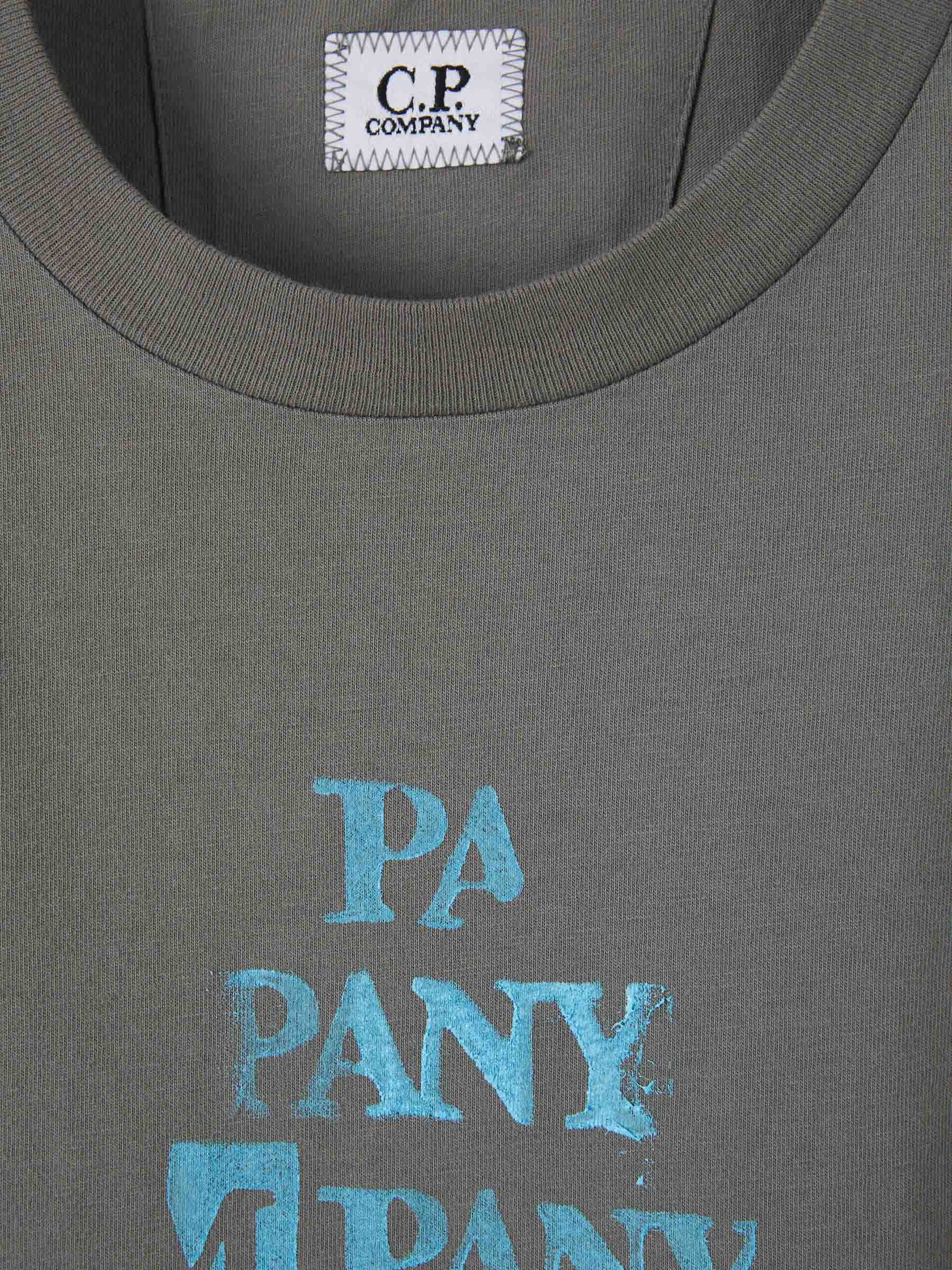 C.P. Company Hombre Barcelona Camiseta Estampada Algodón color Verde Militar sku 553-004271 01 - Foto 3