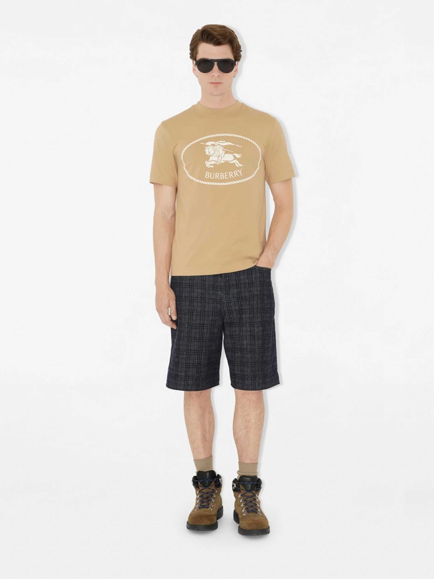 Outlet online Burberry Hombre Camiseta Estampado Algodón color Camel sku 553-004303 01 - Foto 2